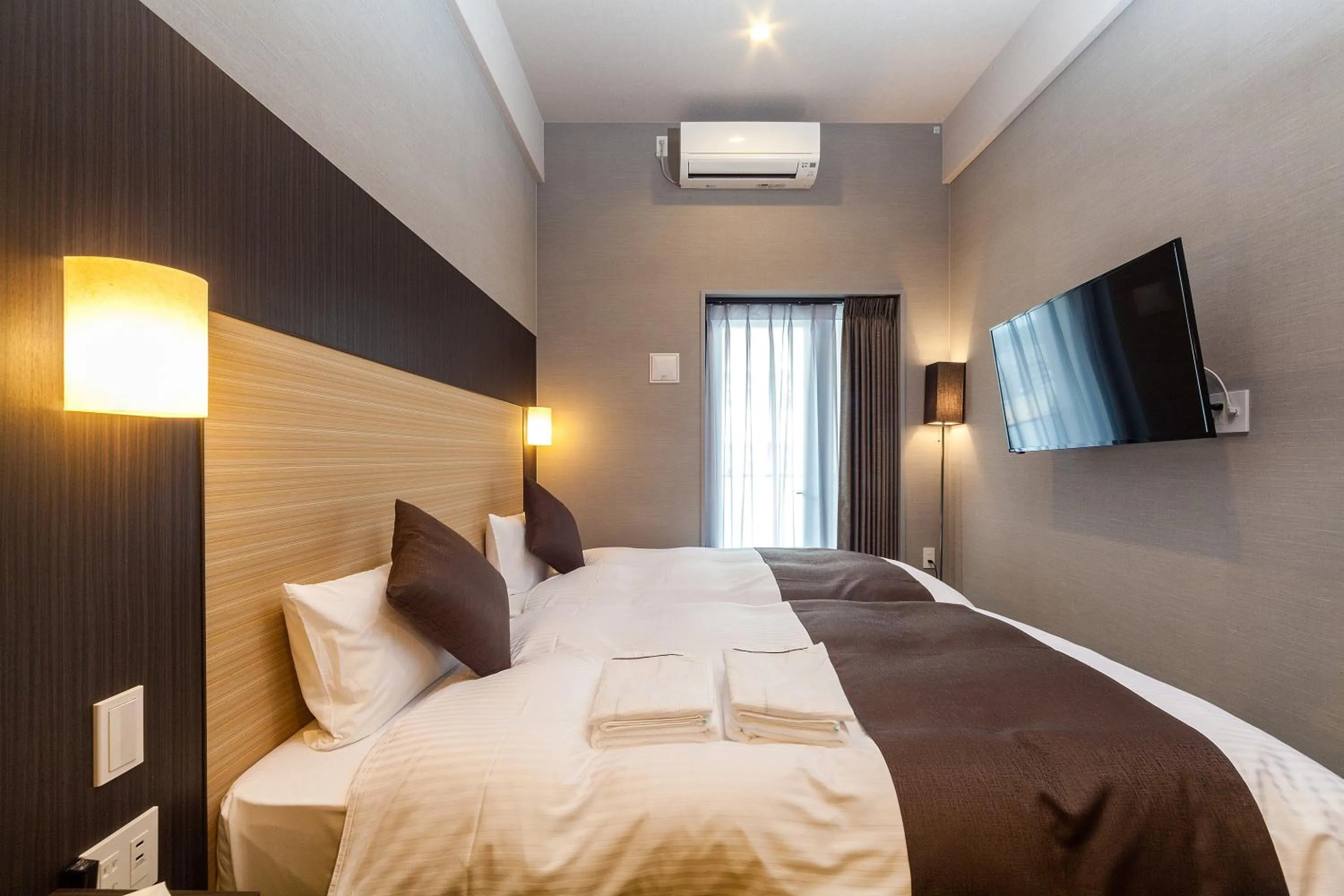 Photo of the whole room, Bed in HOTEL SUITE HIROSHIMA YOKOGAWA