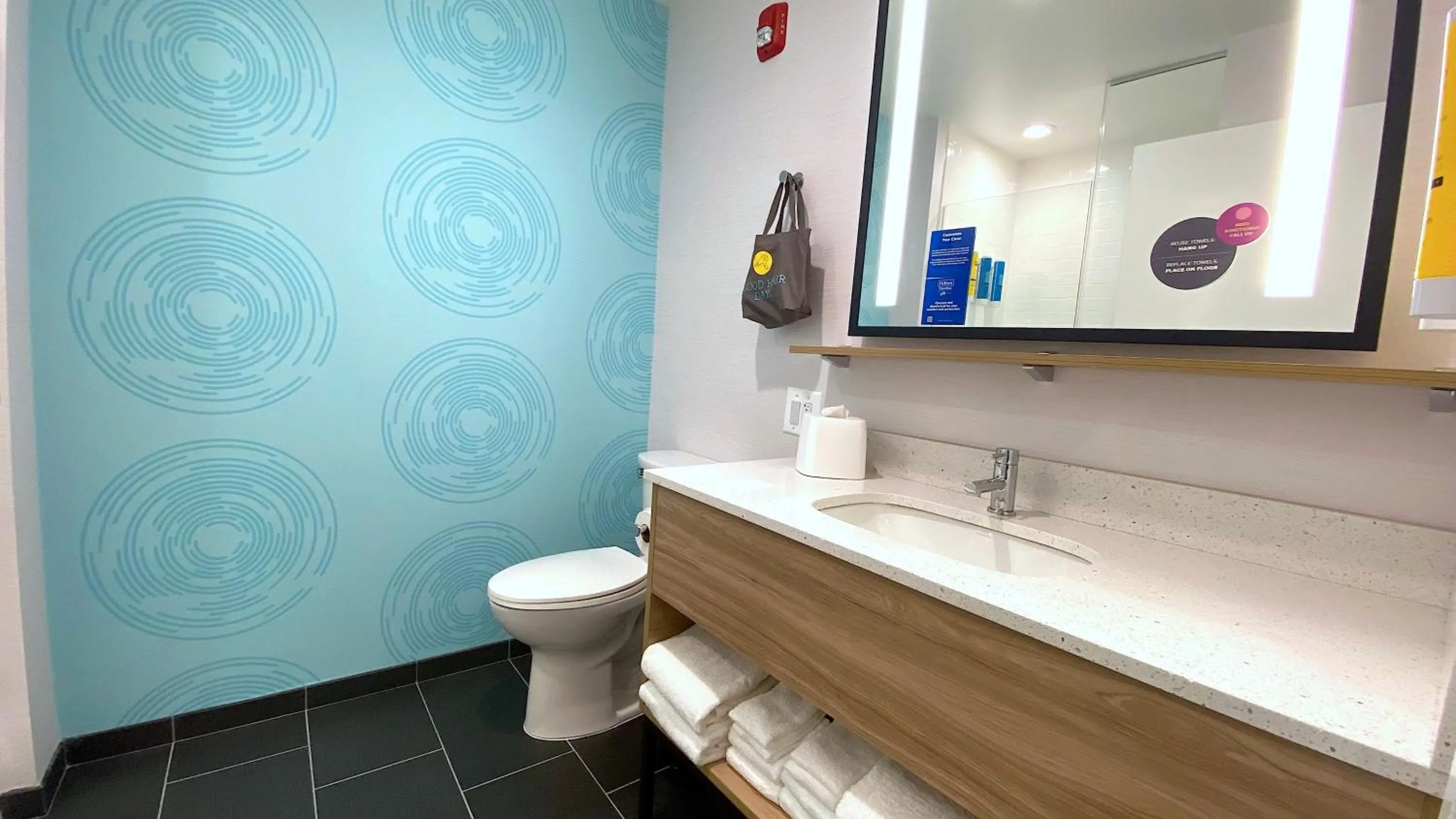 Tru By Hilton Baltimore Harbor East