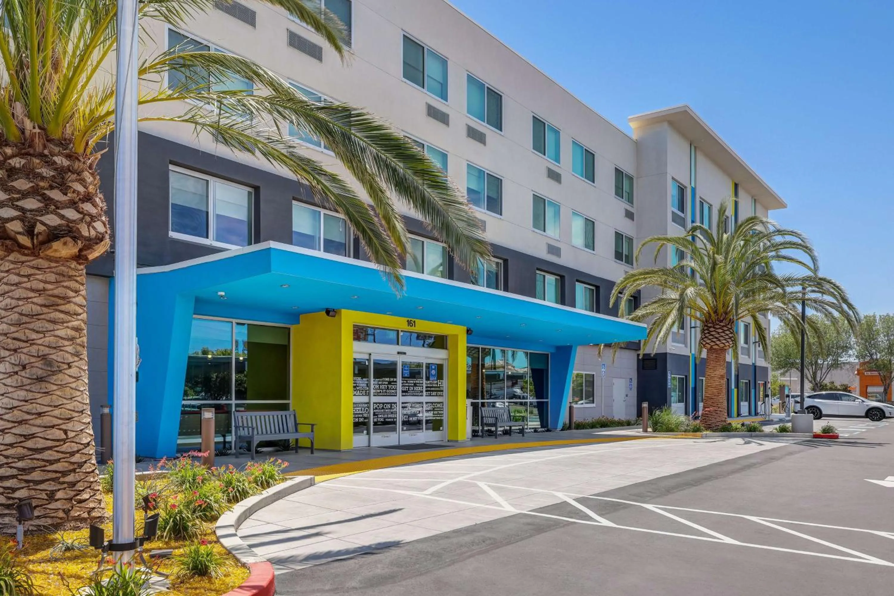 Property building in Tru By Hilton Lathrop