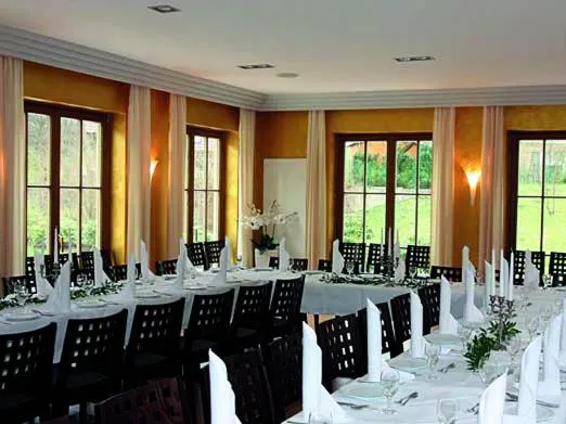 Restaurant/places to eat in Hotel Goldener Hirsch