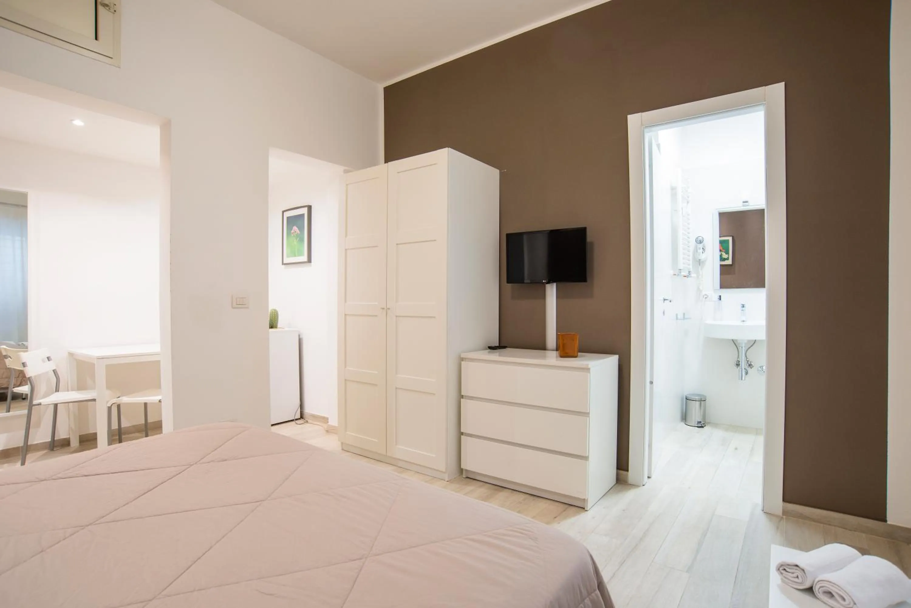 TV and multimedia, Bed in Residenza Conti