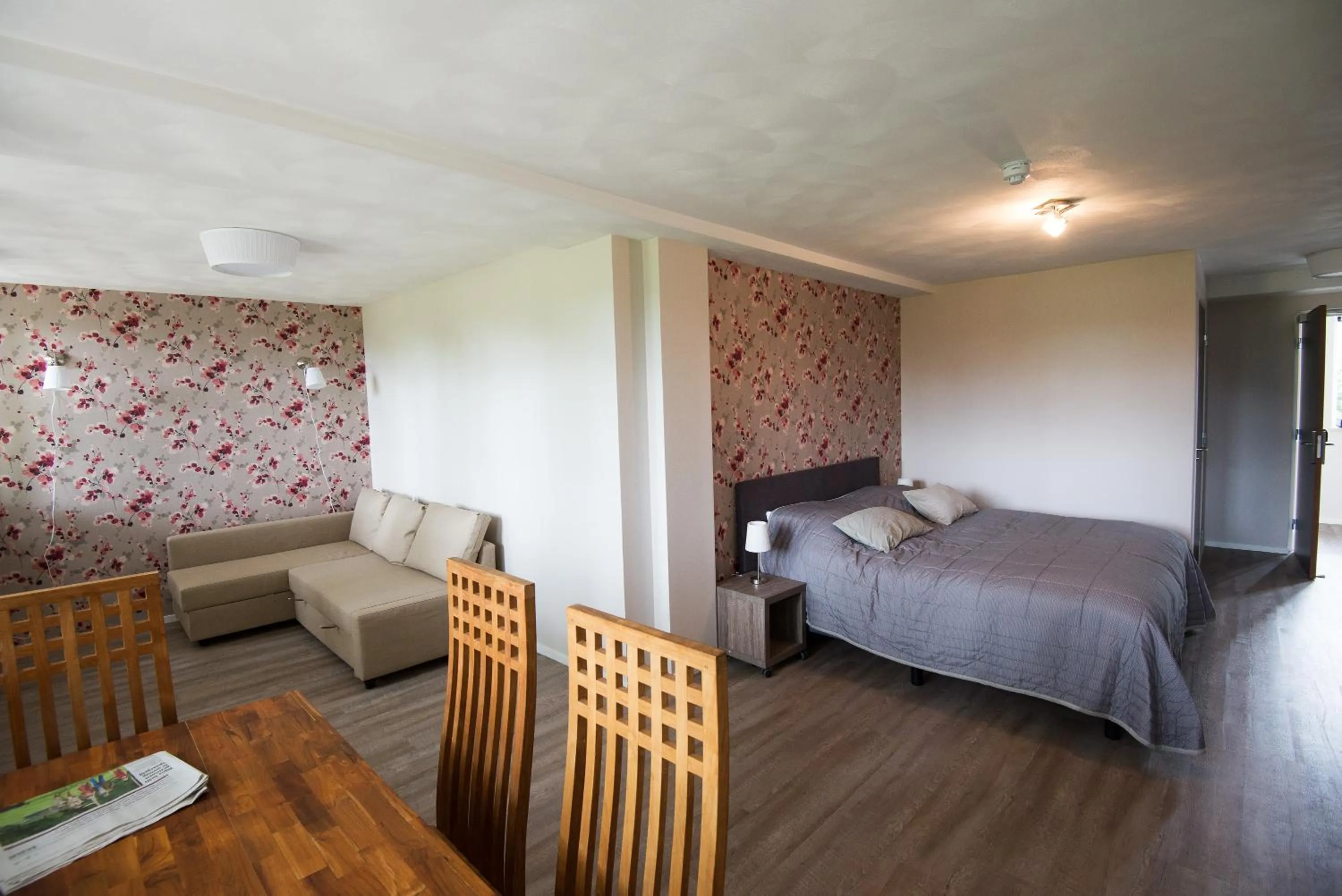 Photo of the whole room, Bed in B&B Groot Pepersgoed