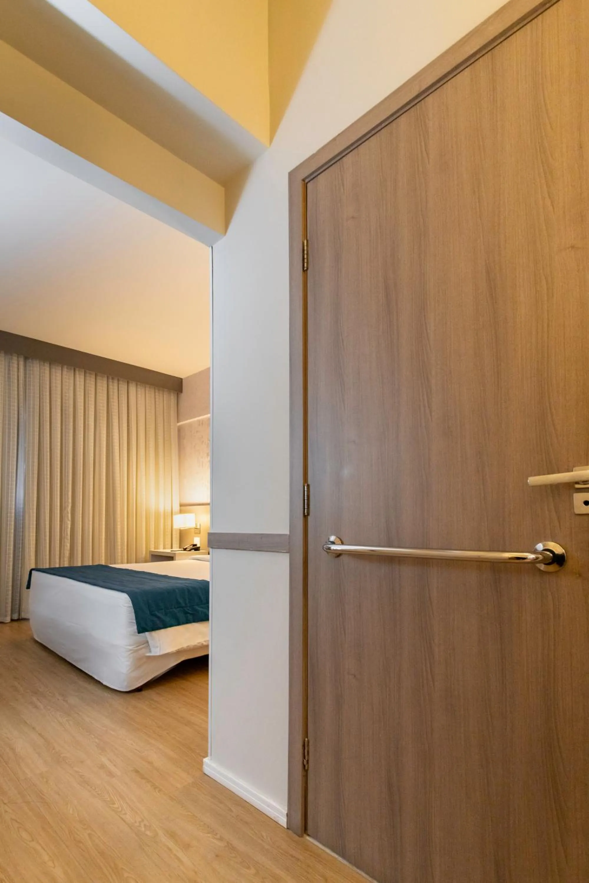 Bedroom, Bed in Suntory Hotel