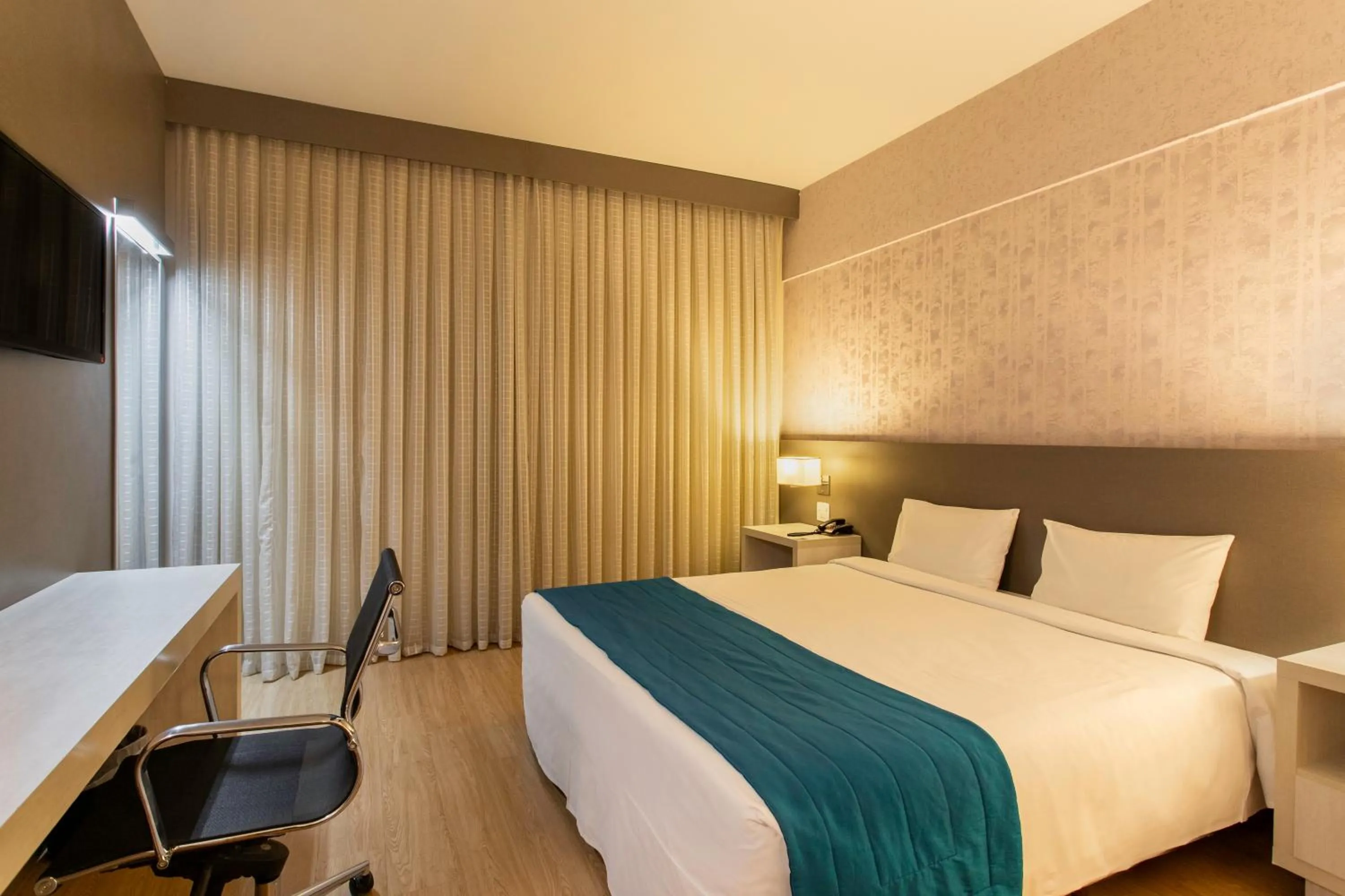 Bed in Suntory Hotel