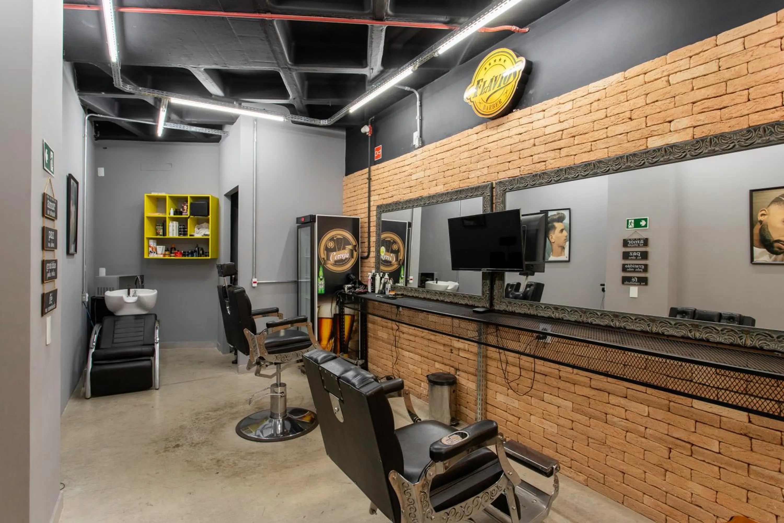 hair dresser in Suntory Hotel