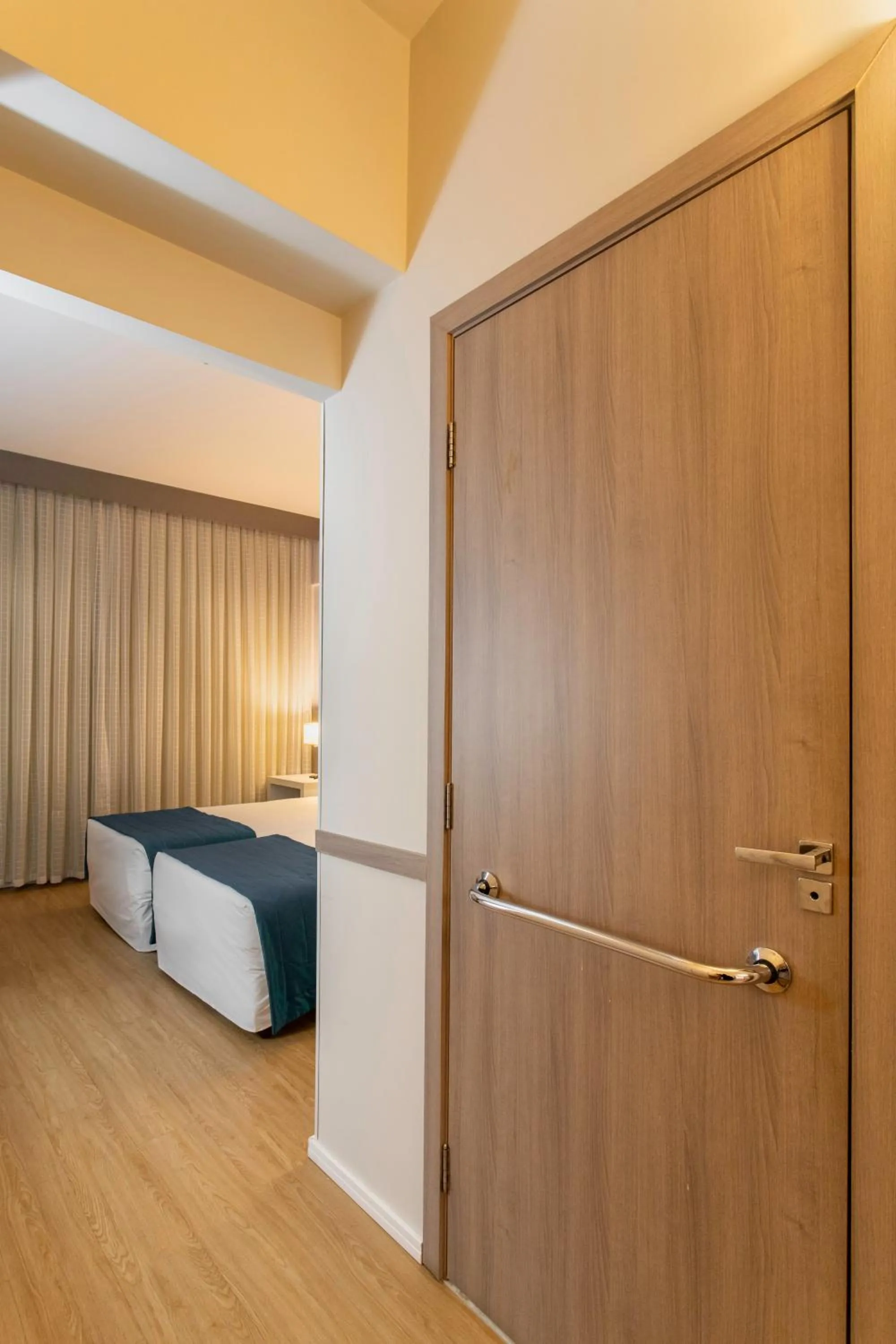 Bedroom, Bed in Suntory Hotel