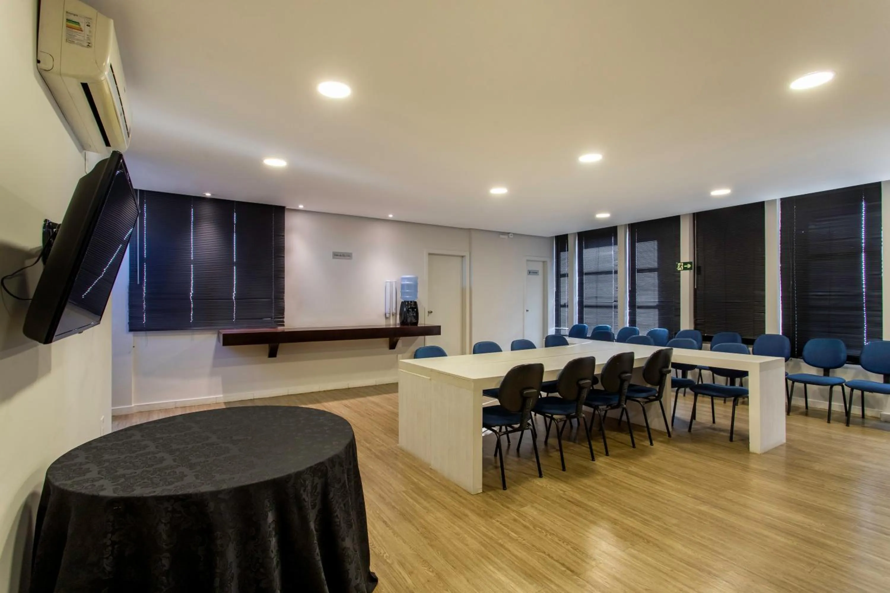 Meeting/conference room in Suntory Hotel