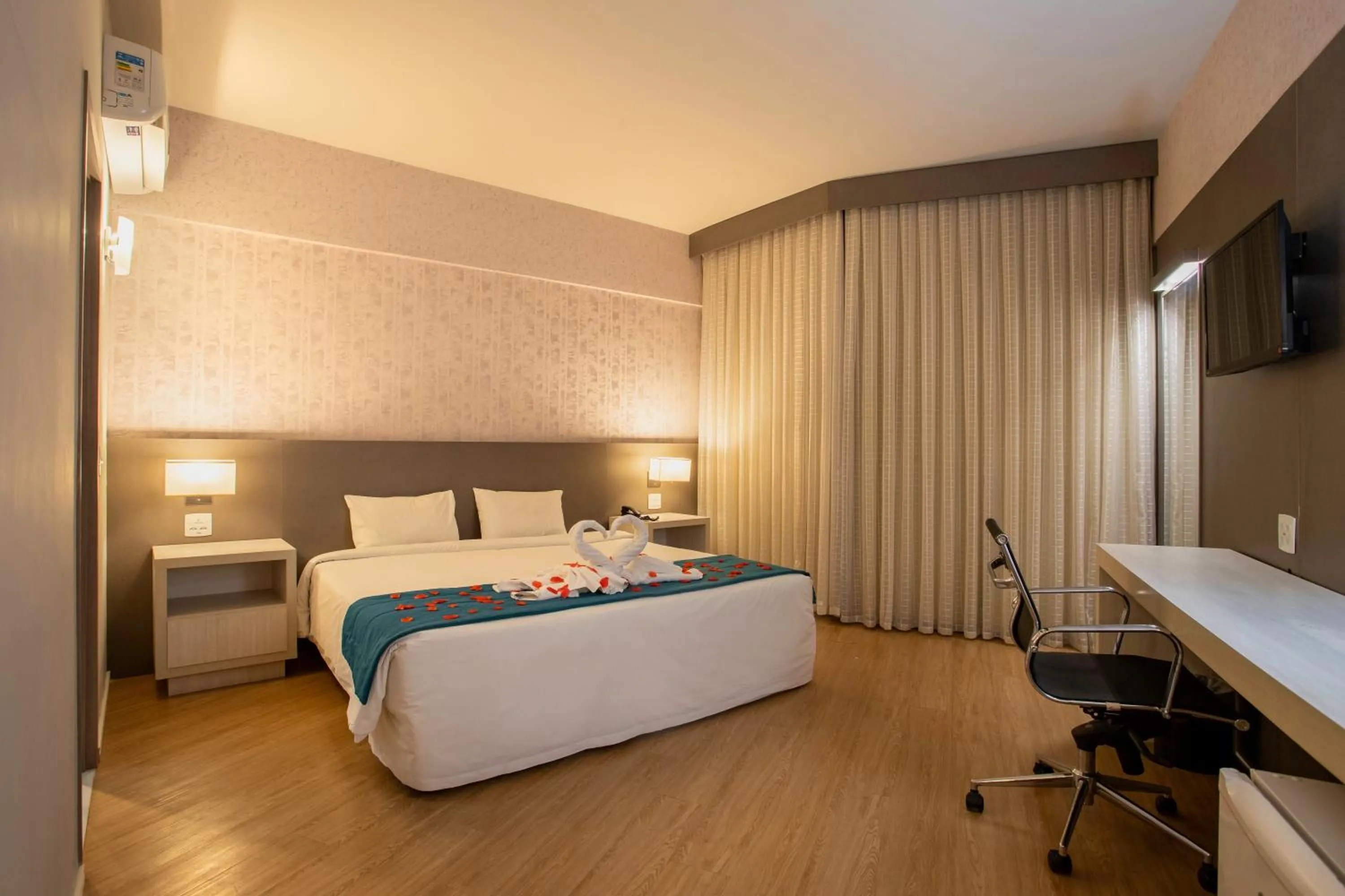 Bed in Suntory Hotel