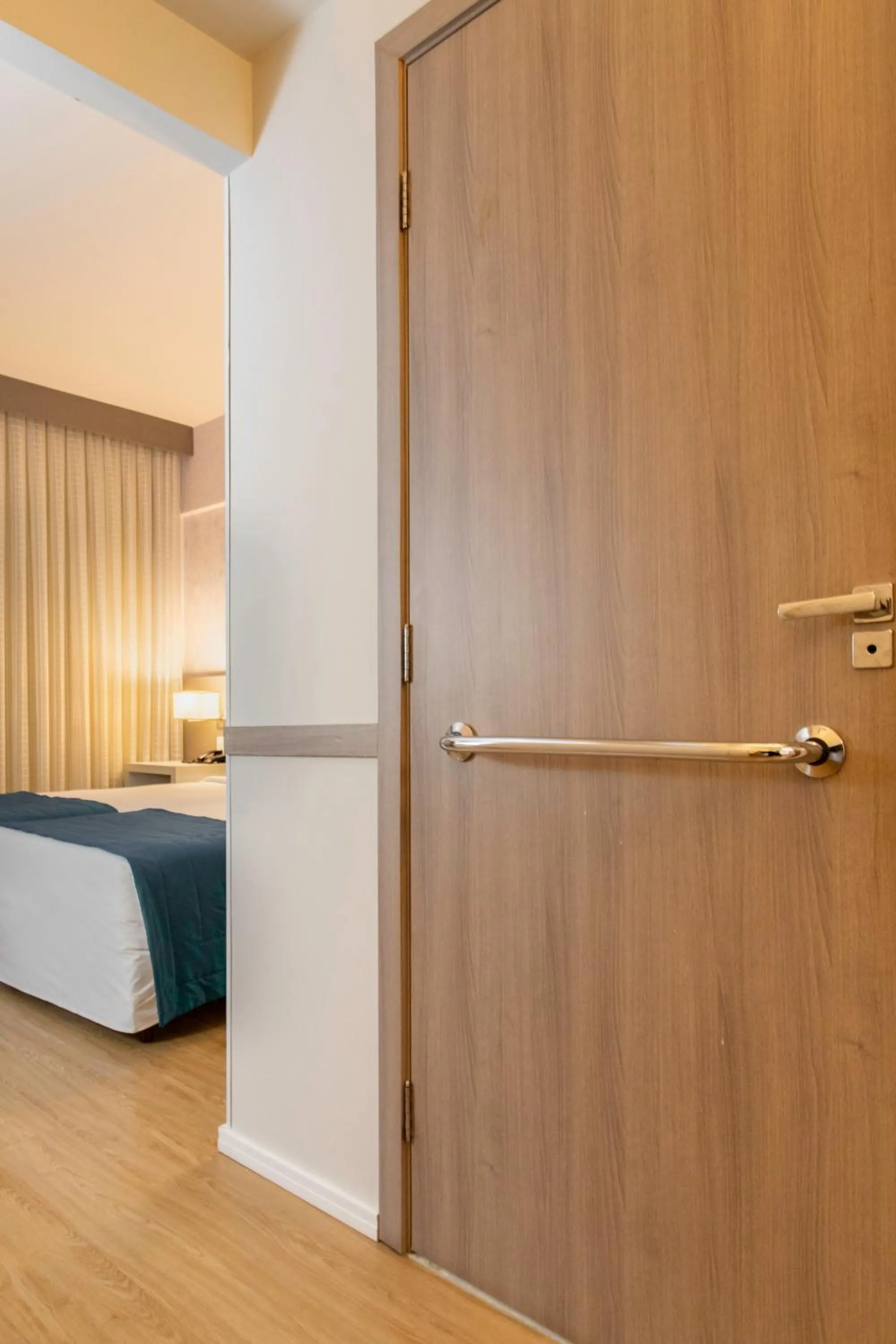 Bedroom, Bed in Suntory Hotel