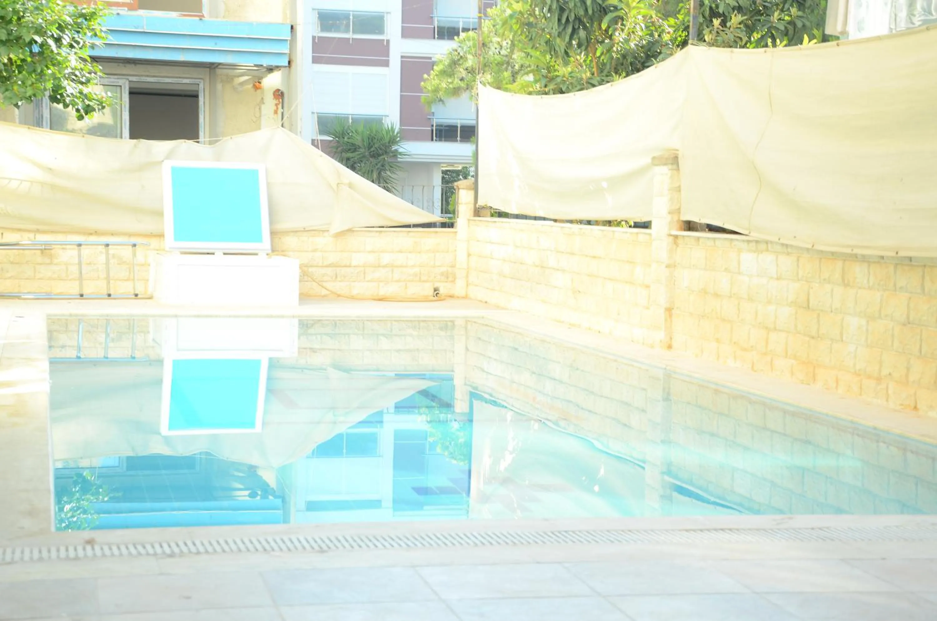 Swimming pool in Vienna Apart Otel