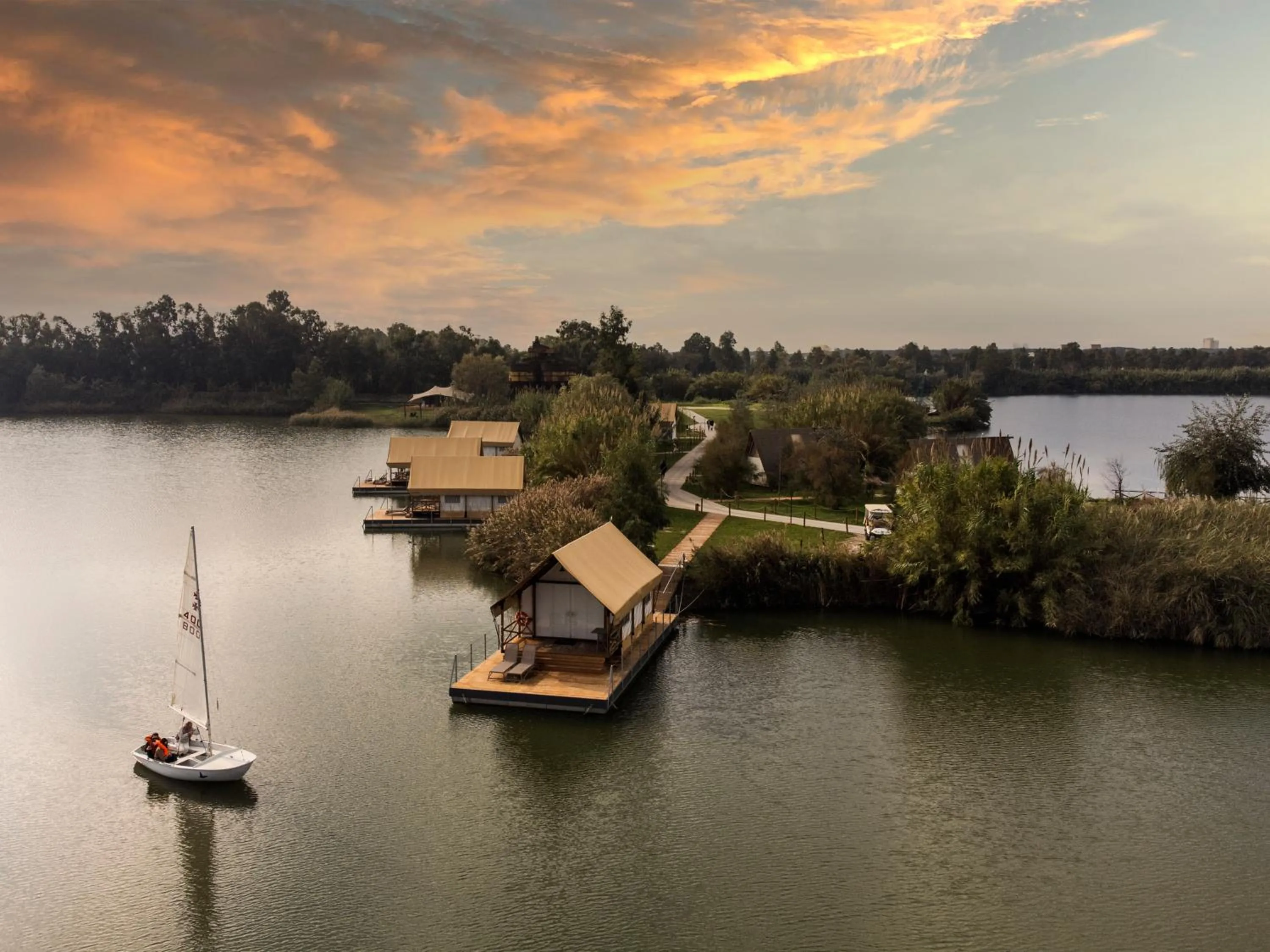 Lake view in Nabi Resort Glamping & SPA