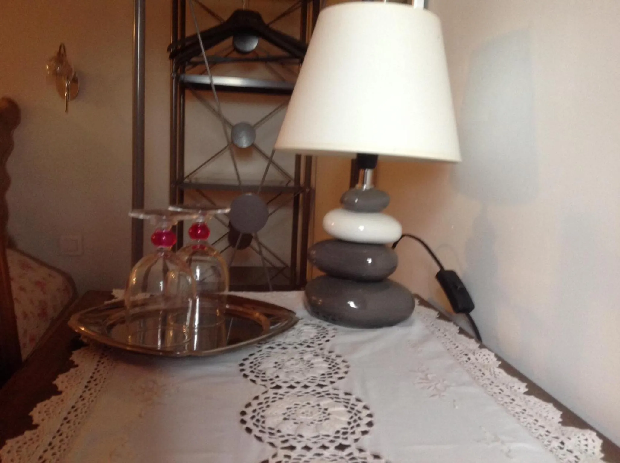 Decorative detail, Bed in Chez Marydidou : Chambres d'hôtes