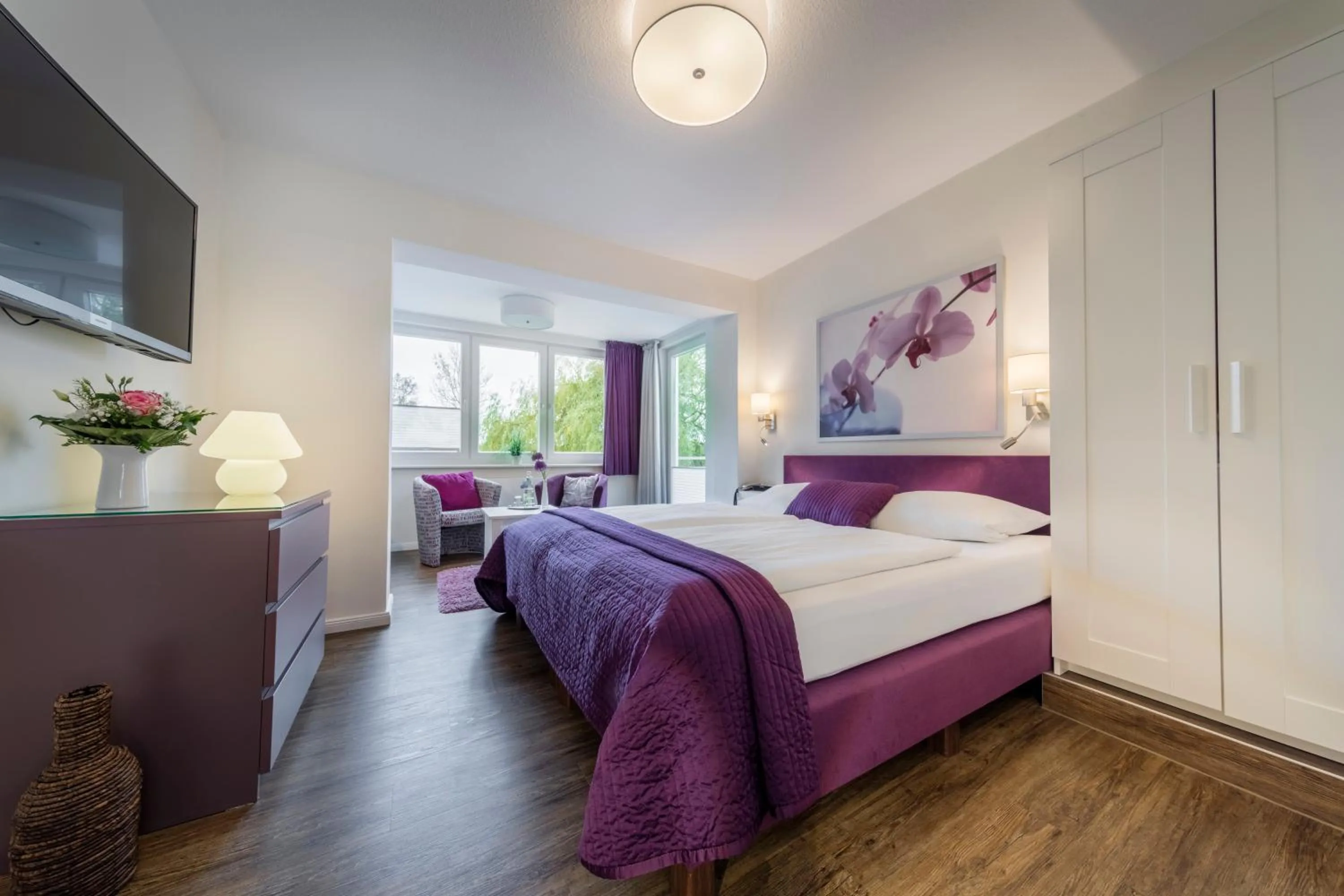 Photo of the whole room, Bed in HofHotel Krähenberg