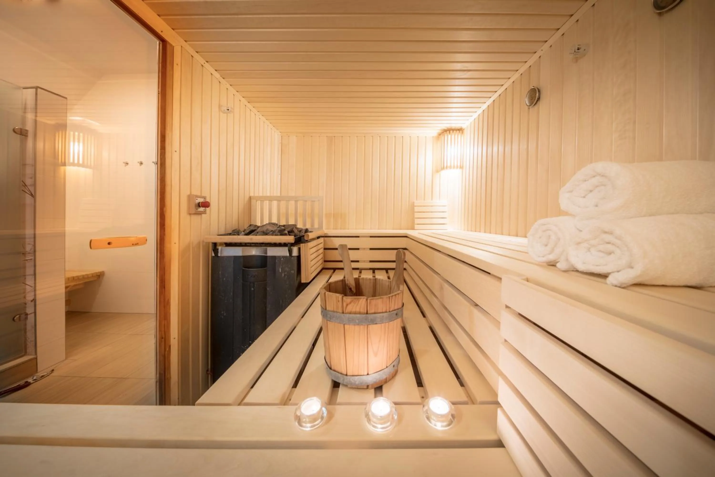 Sauna, Bed in HofHotel Krähenberg