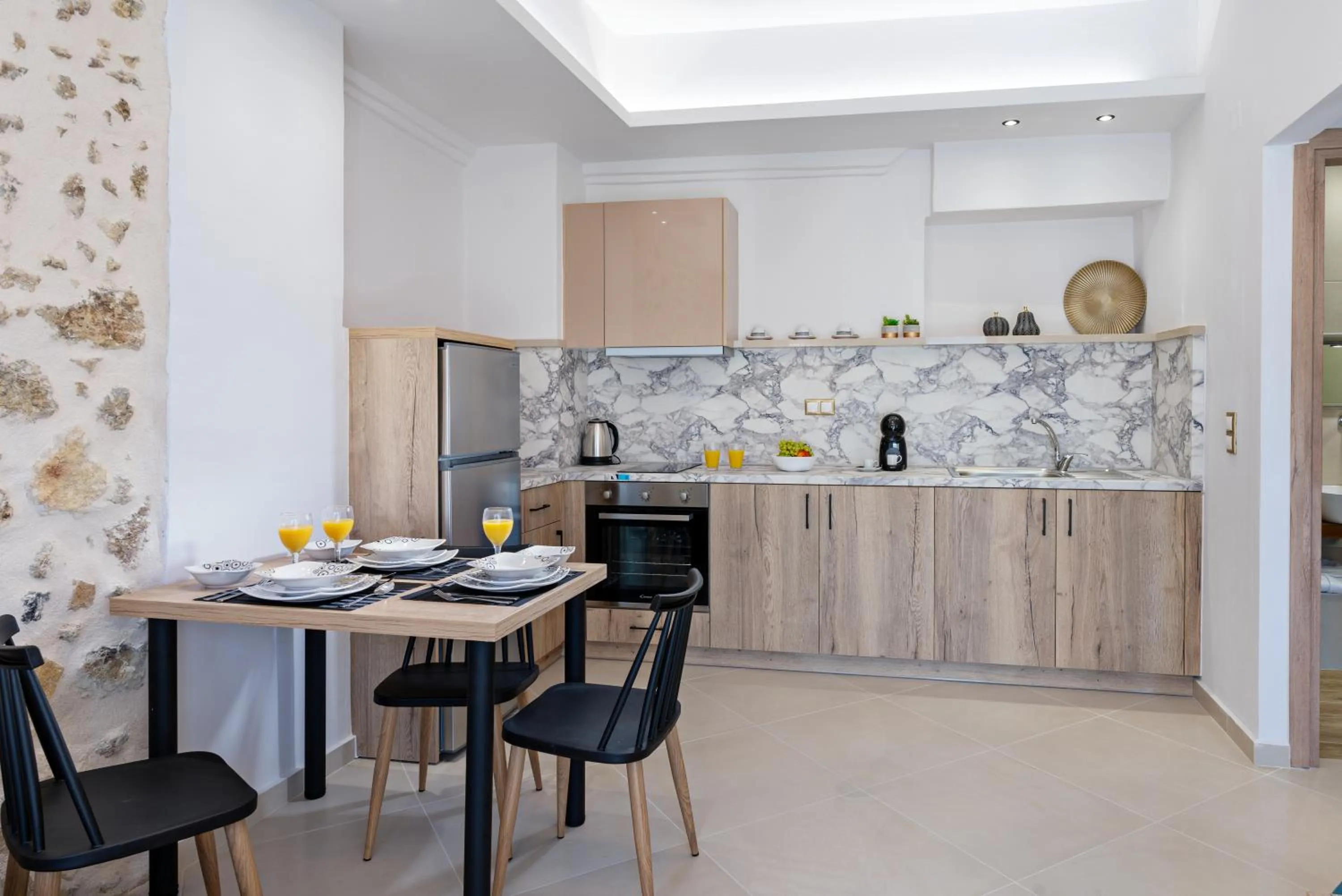 Coffee/tea facilities in Erotokritos City Luxury Suites