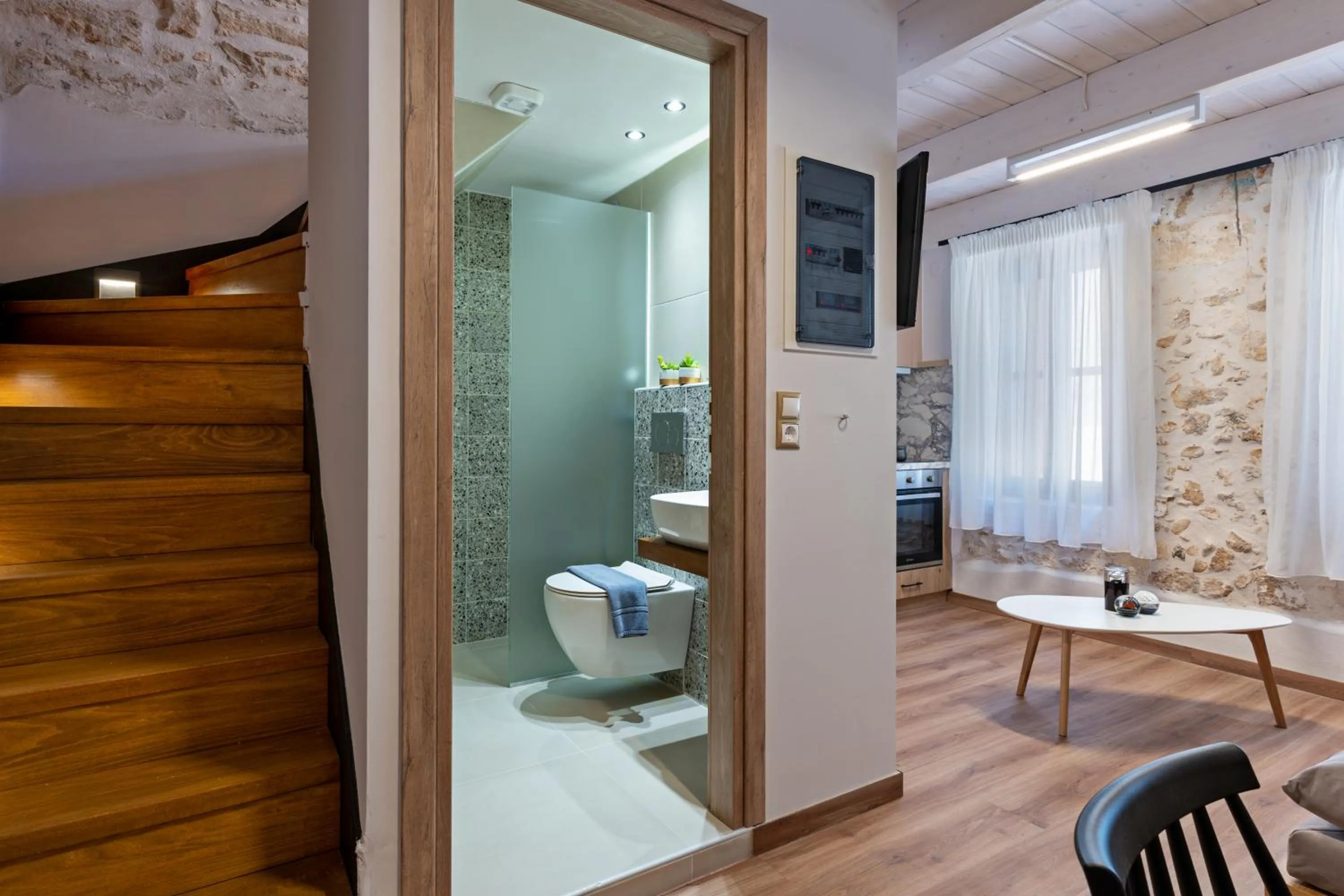 Toilet in Erotokritos City Luxury Suites