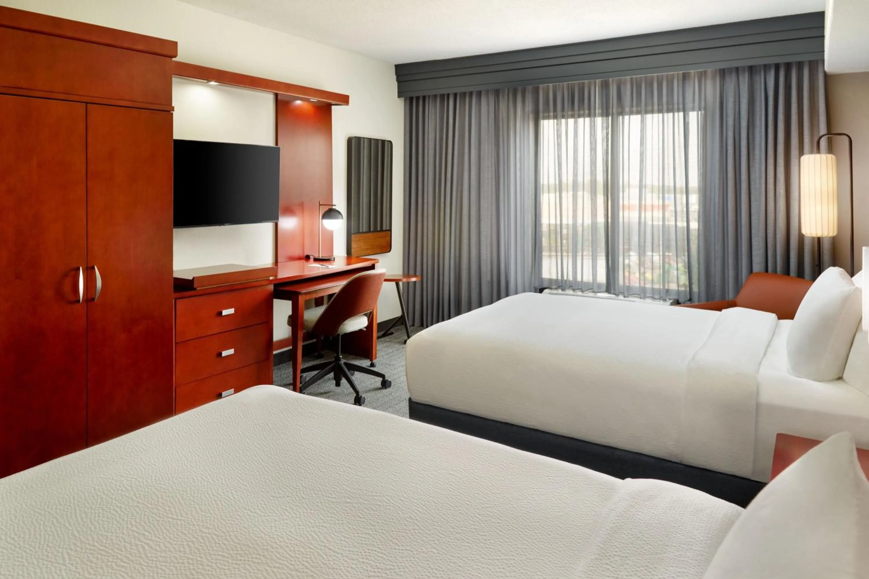 Photo of the whole room, Bed in Courtyard by Marriott Atlanta Conyers
