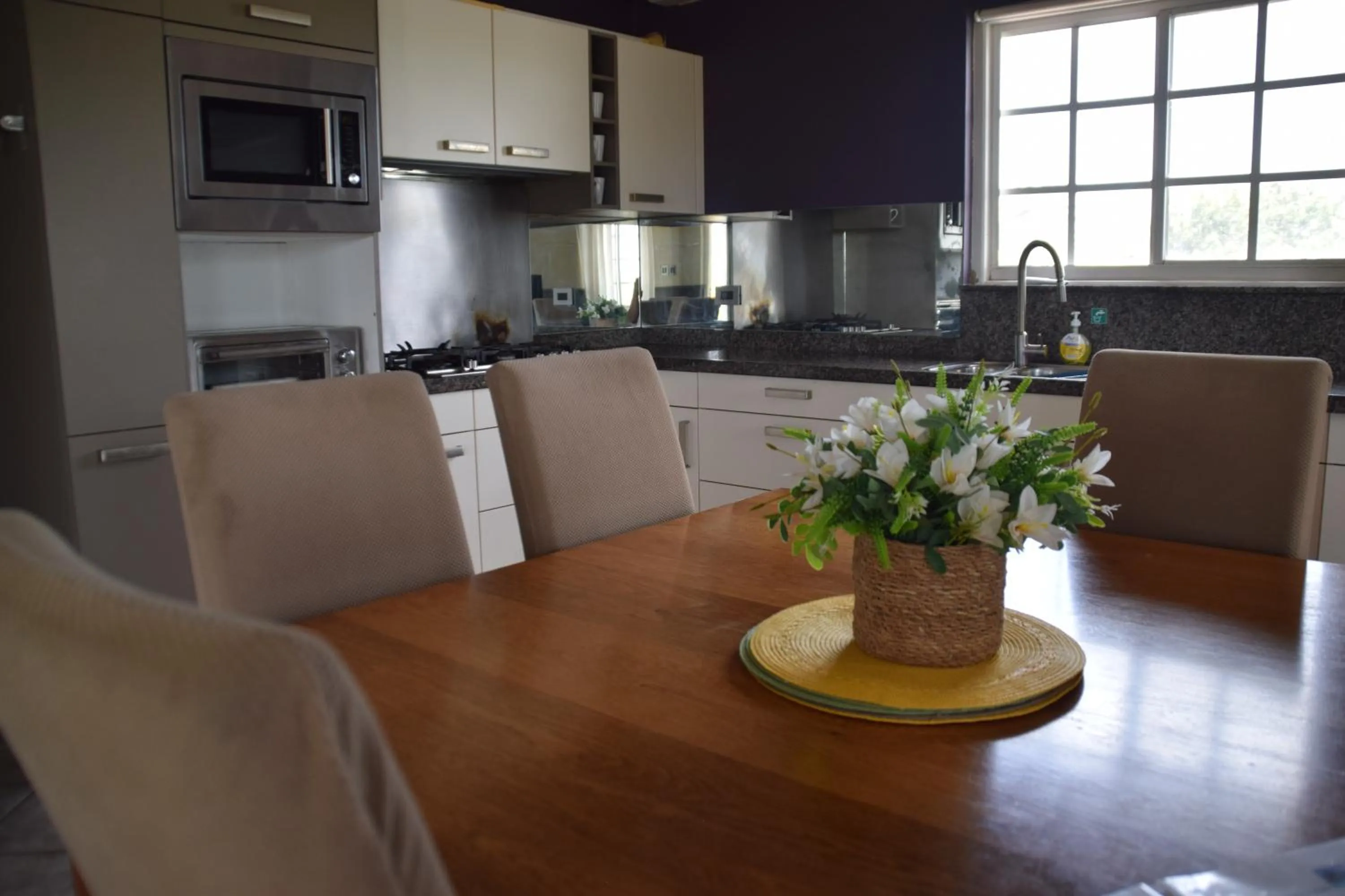 Dining area in La Felicidad Aruba