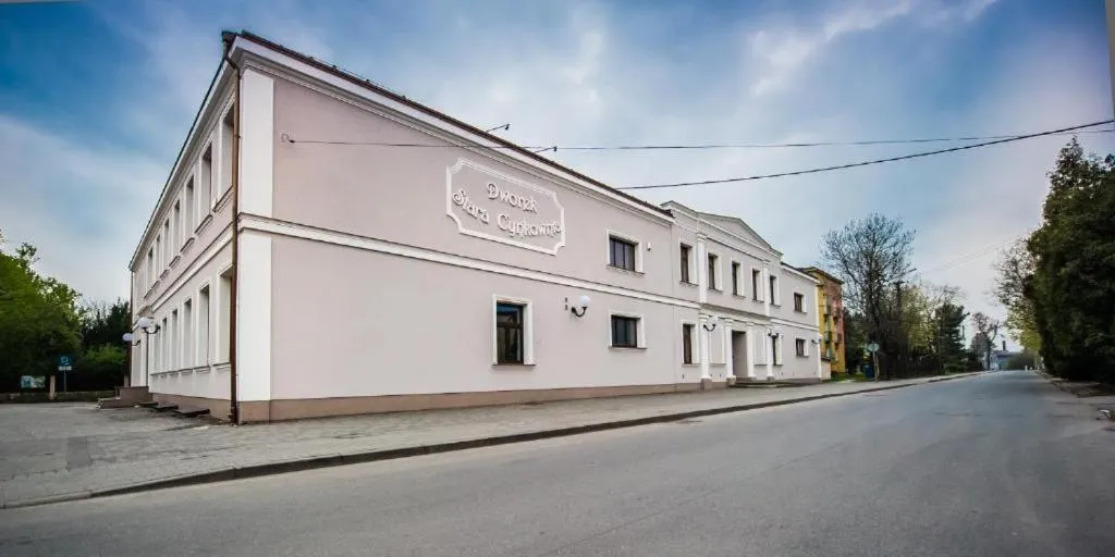 Property building in Stara Cynkownia