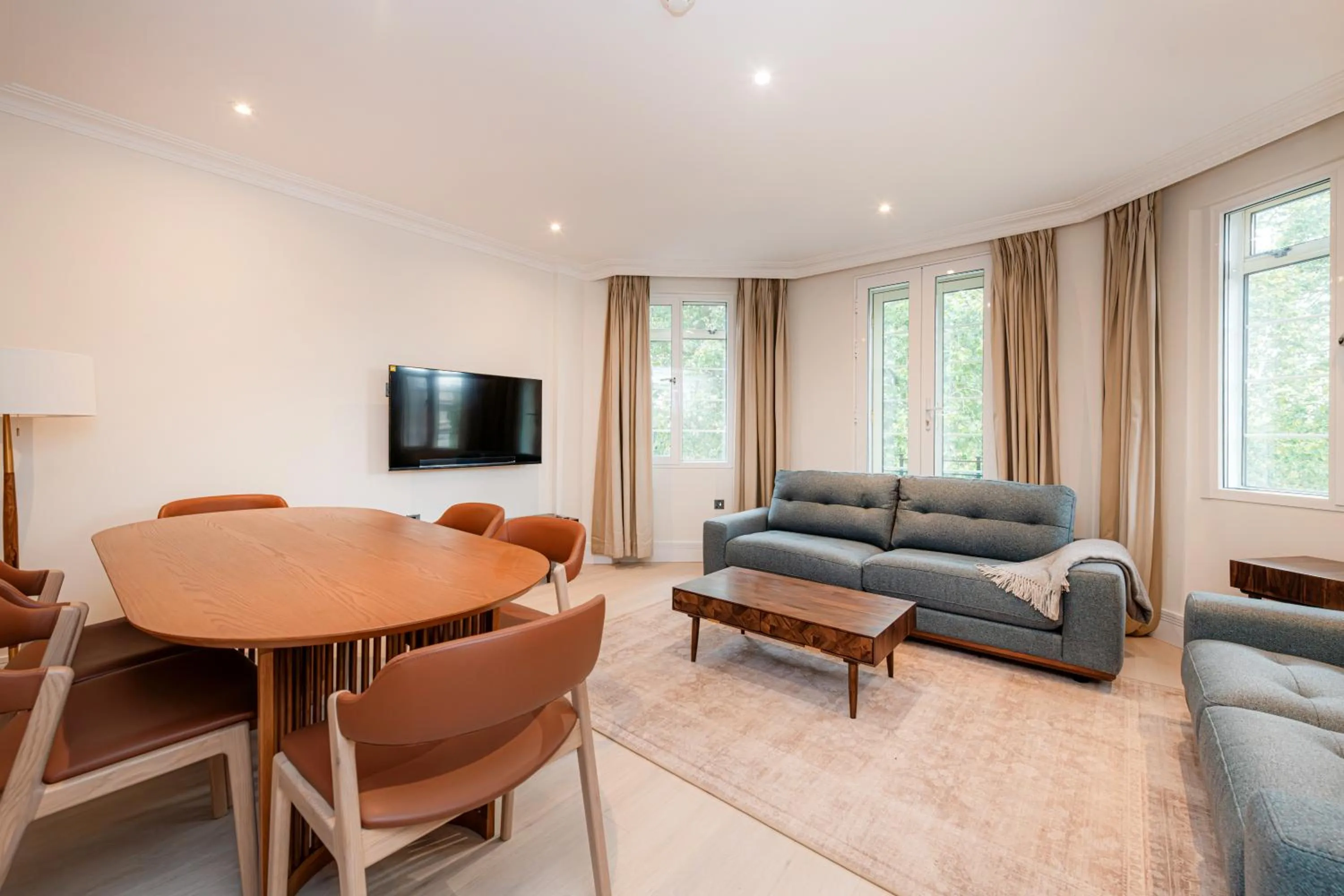 TV and multimedia in Fountain House Apartments - London