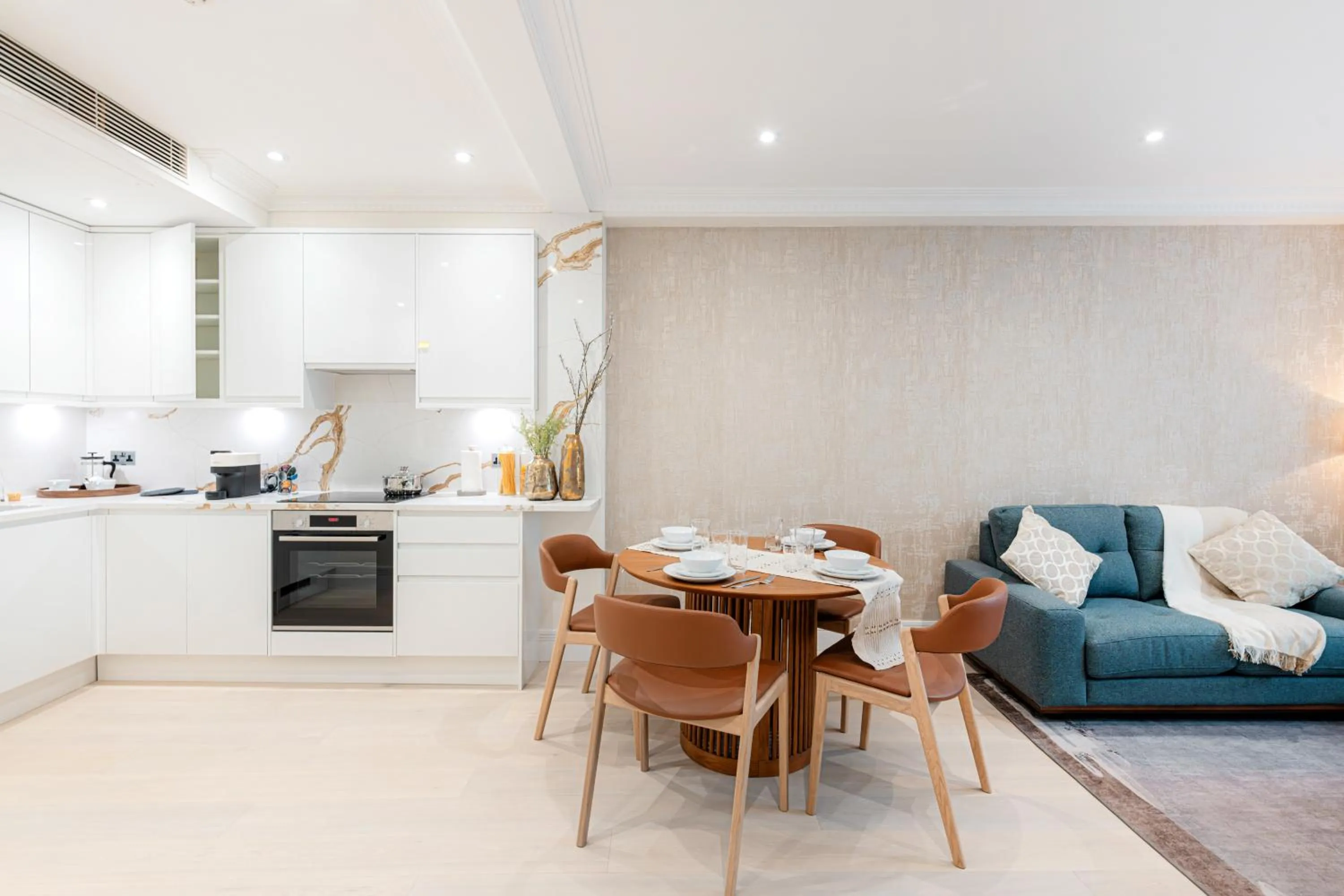 Living room in Fountain House Apartments - London