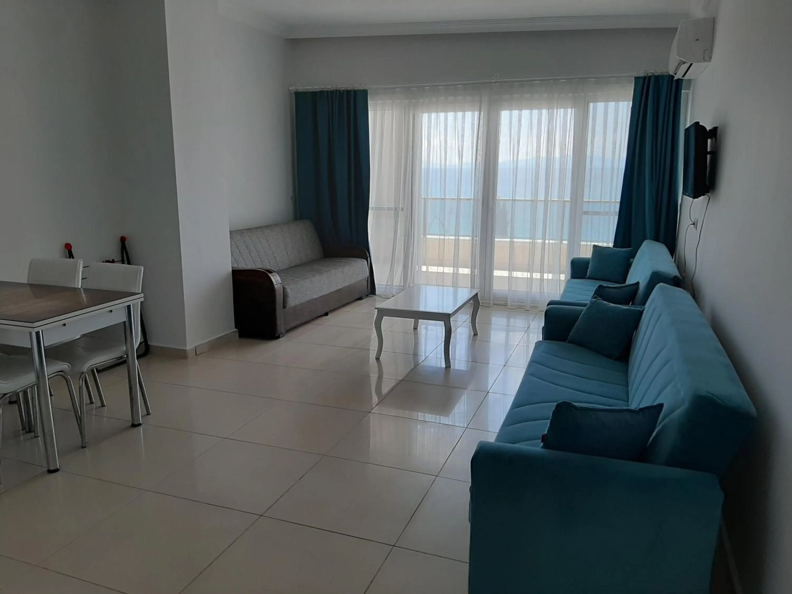 TV and multimedia in Antioch Apart Otel