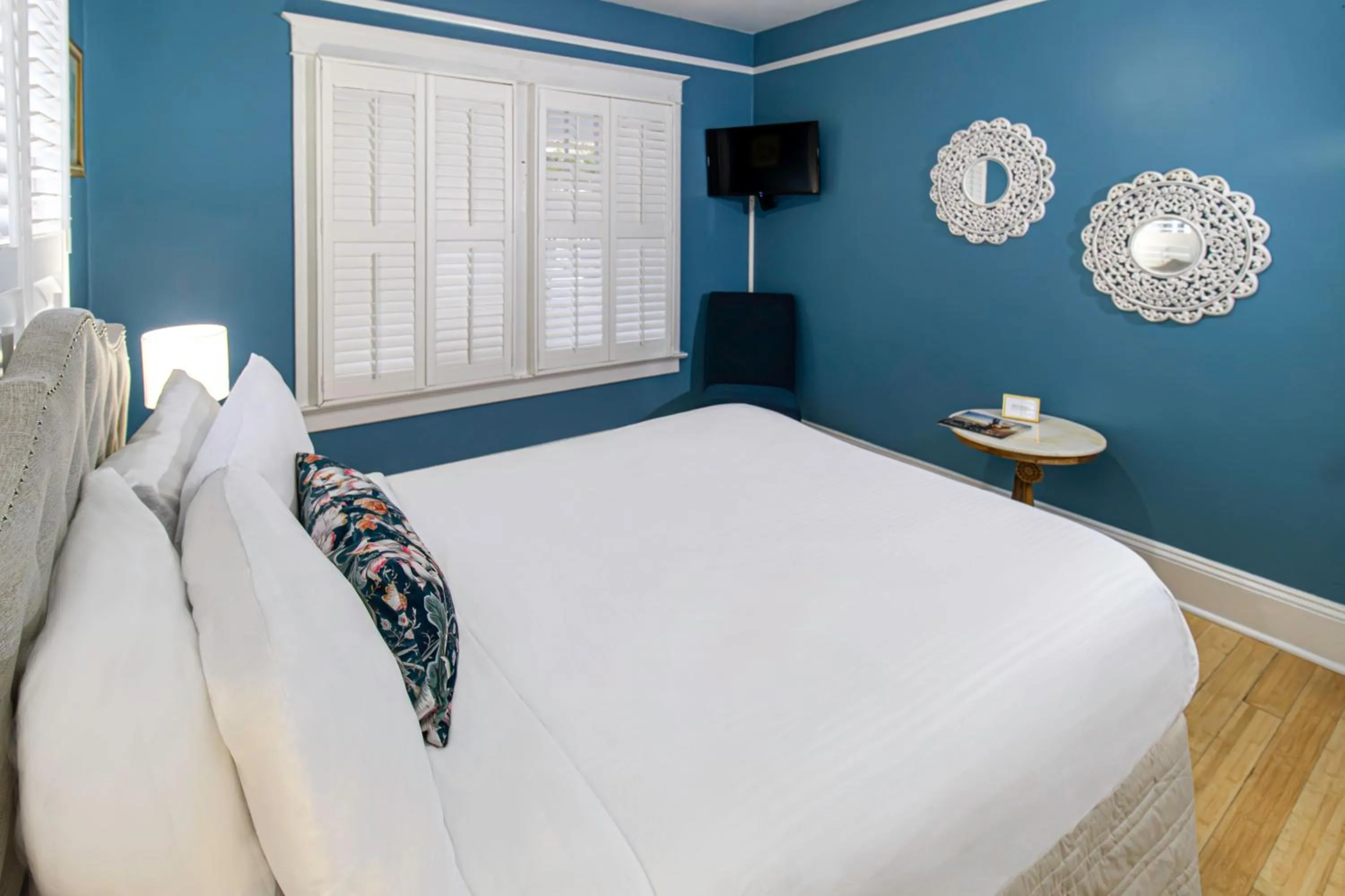 Bed in Hemingway House Bed and Breakfast