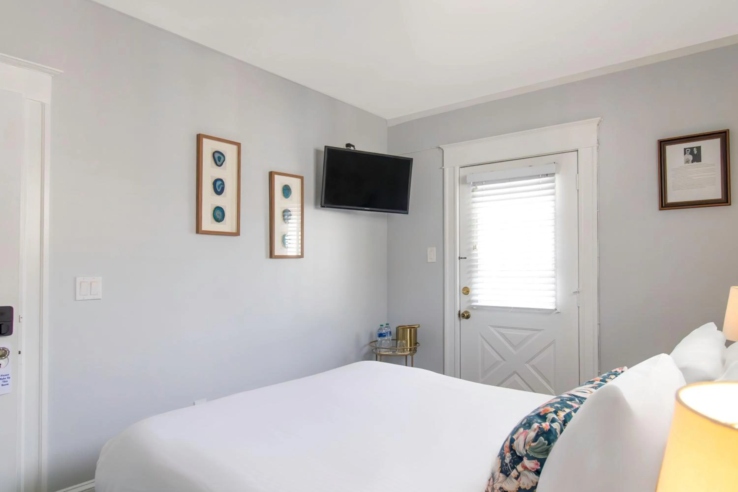 Bed in Hemingway House Bed and Breakfast