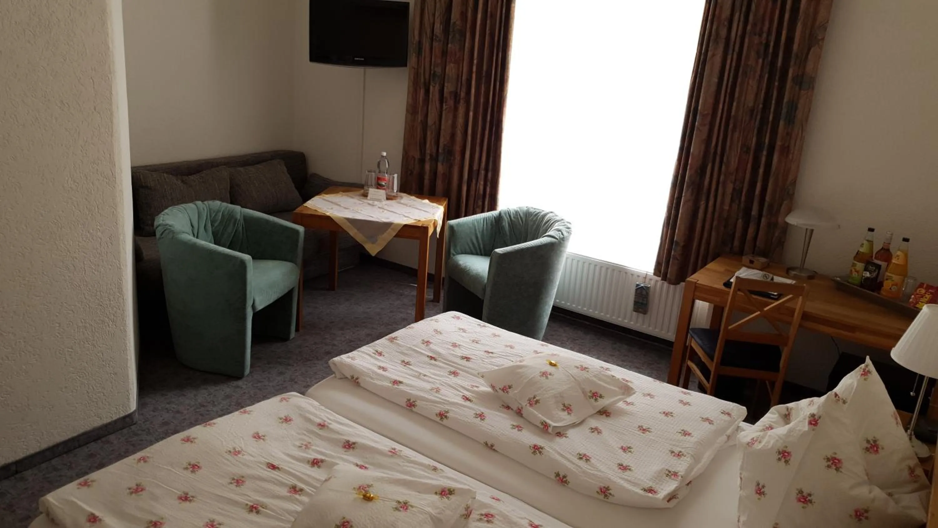 Photo of the whole room, Bed in Hotel Meridian