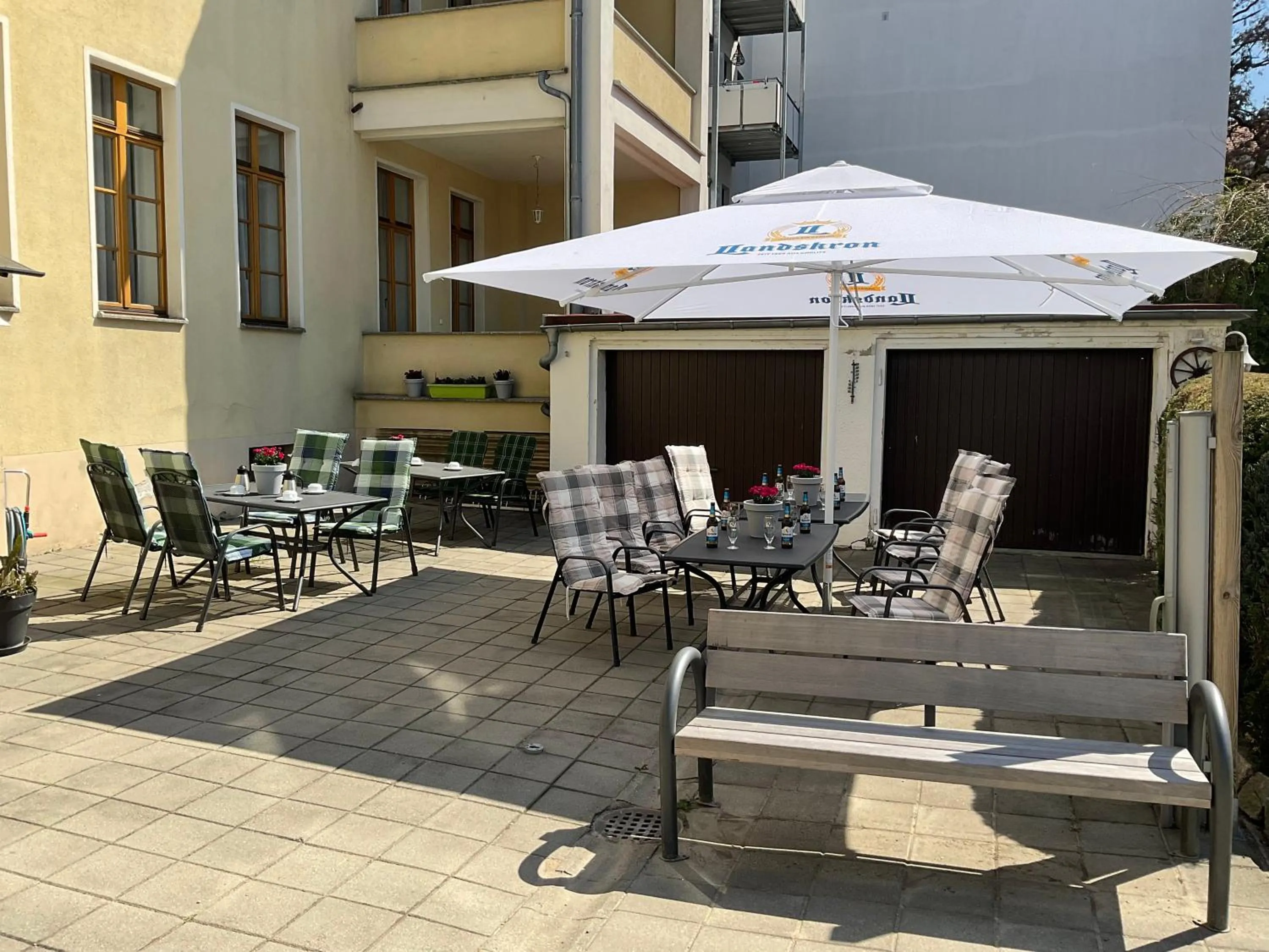 Patio in Hotel Meridian