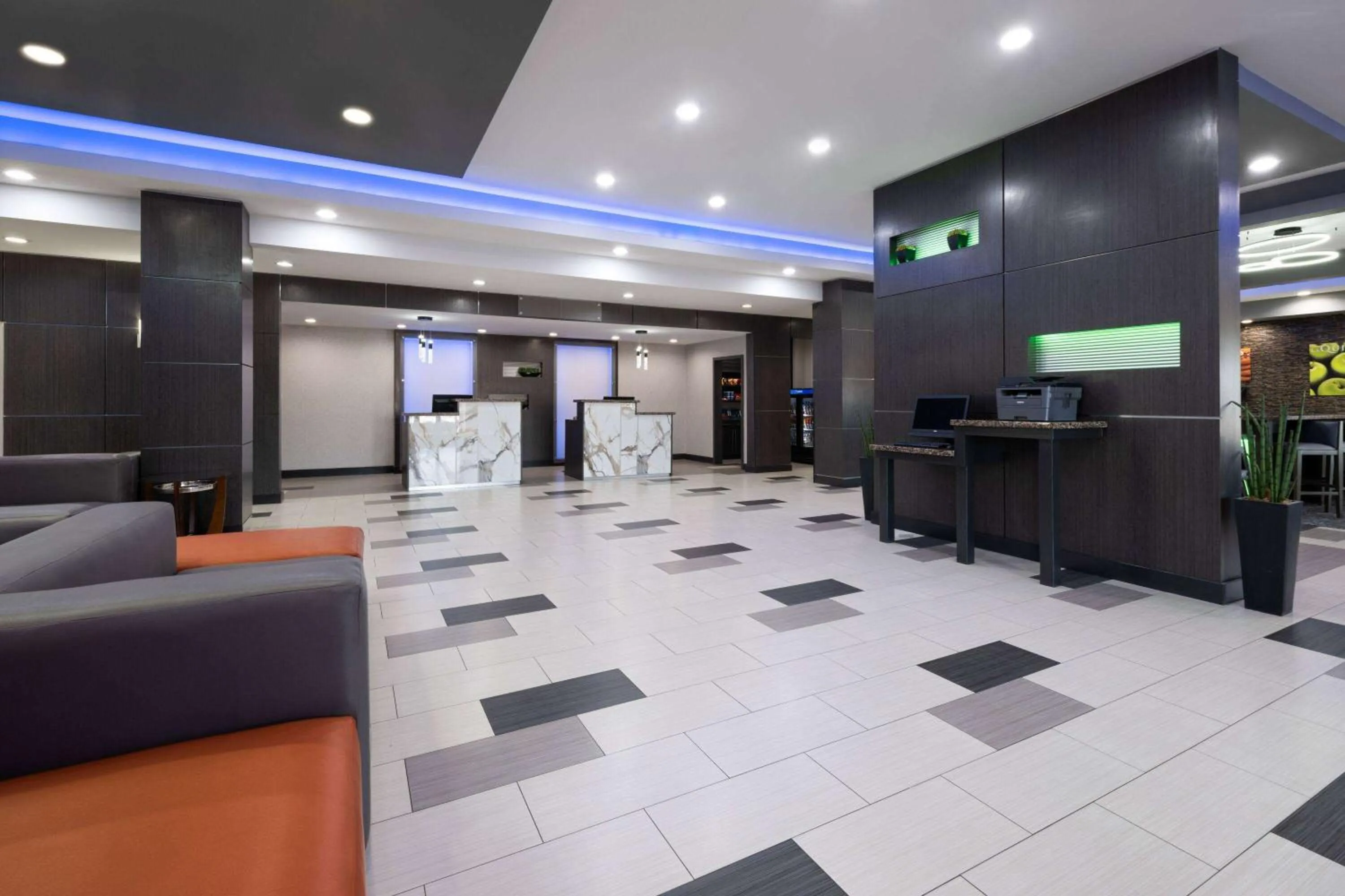 Lobby or reception in La Quinta by Wyndham Muskogee