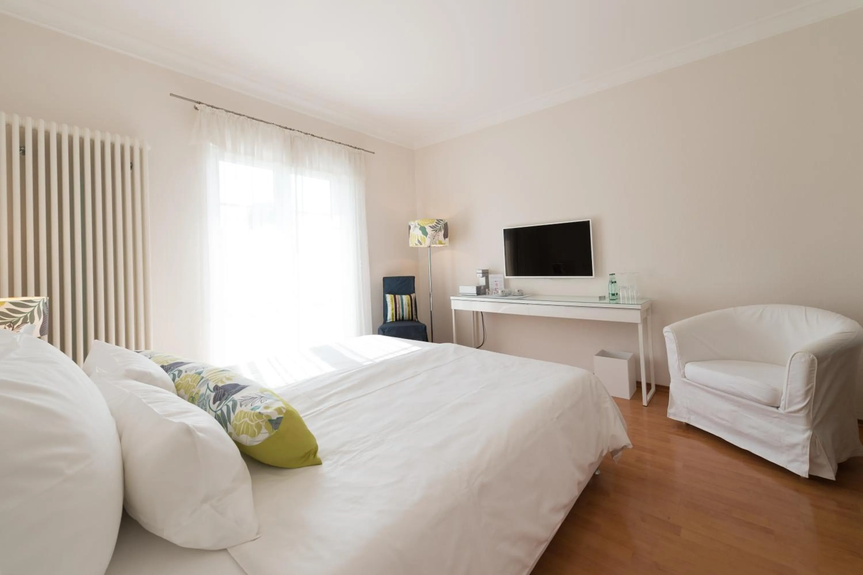 Photo of the whole room, Bed in Hotel Villa Seeschau - Adults only