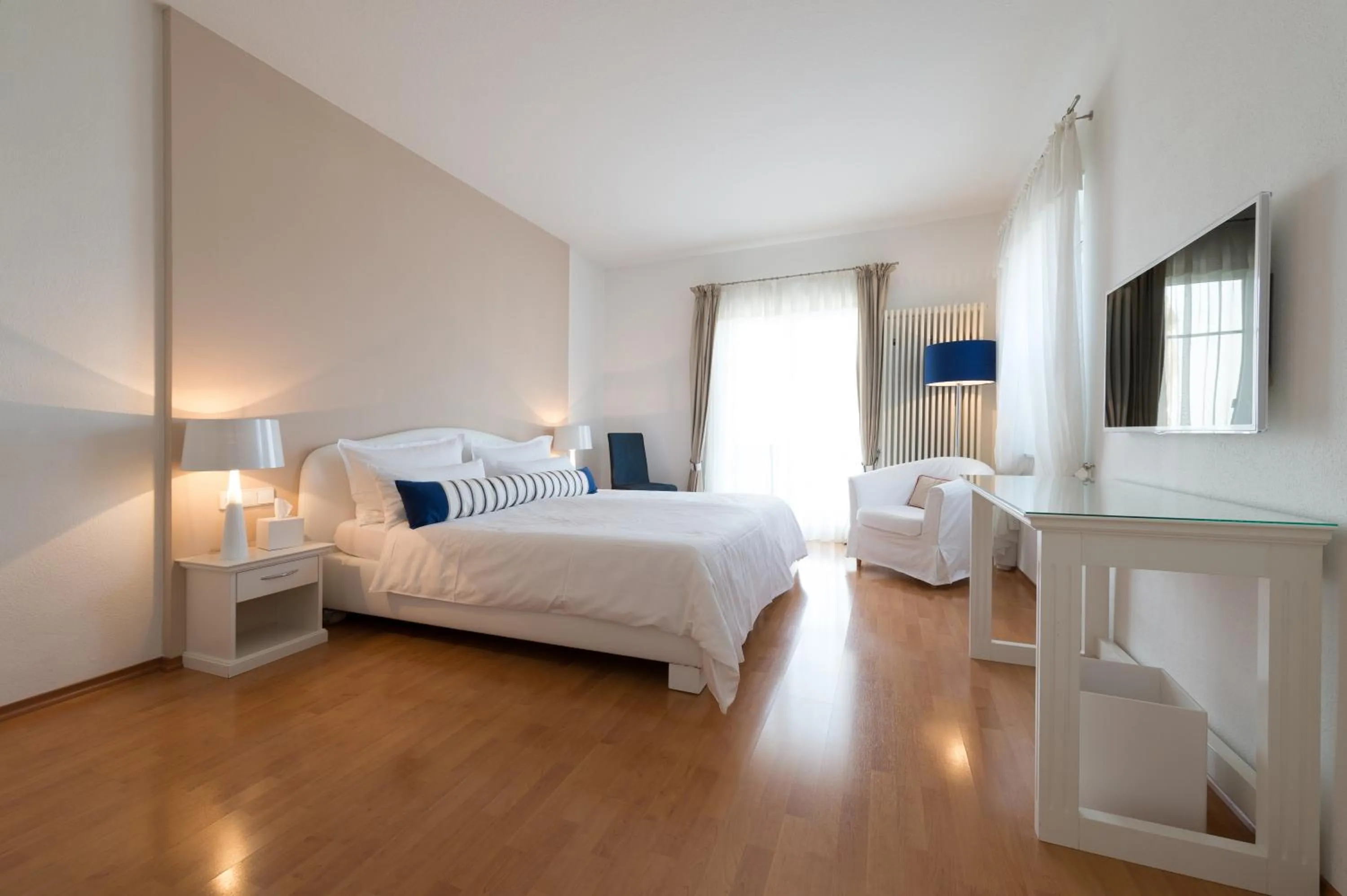 Photo of the whole room, Bed in Hotel Villa Seeschau - Adults only