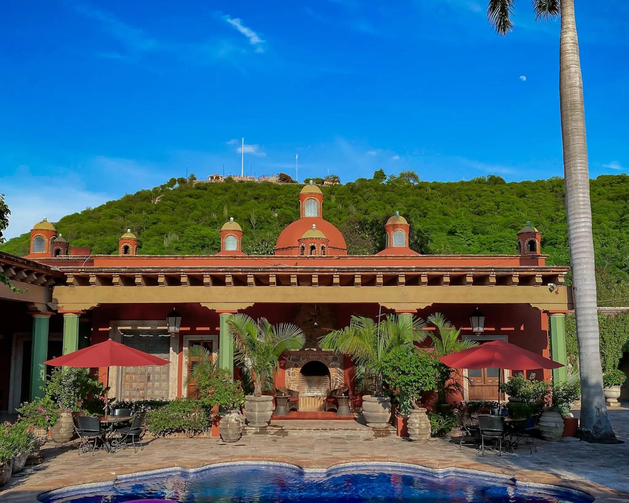 Property building in Hacienda de los Santos