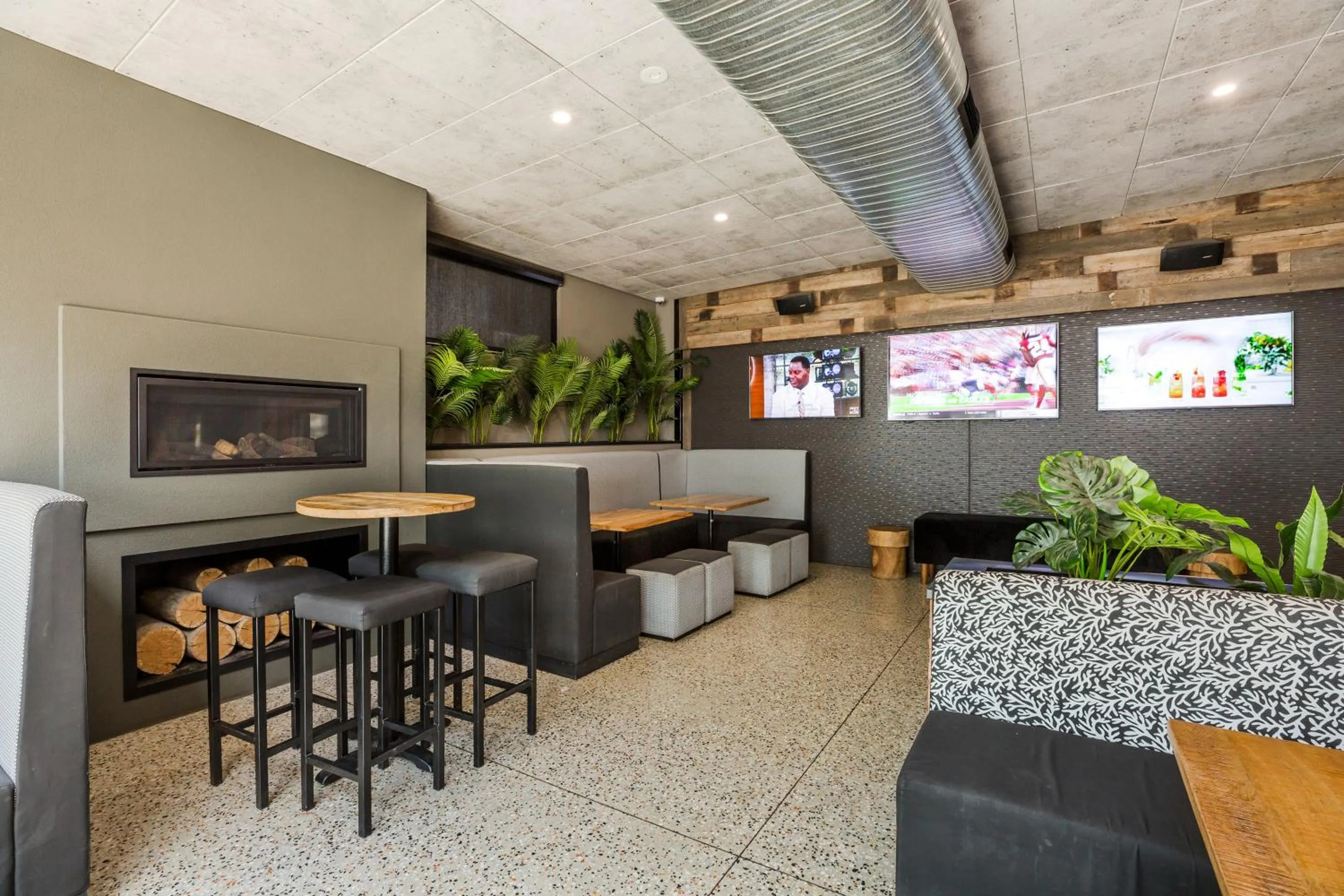 Lounge or bar in National Hotel Complex Bendigo