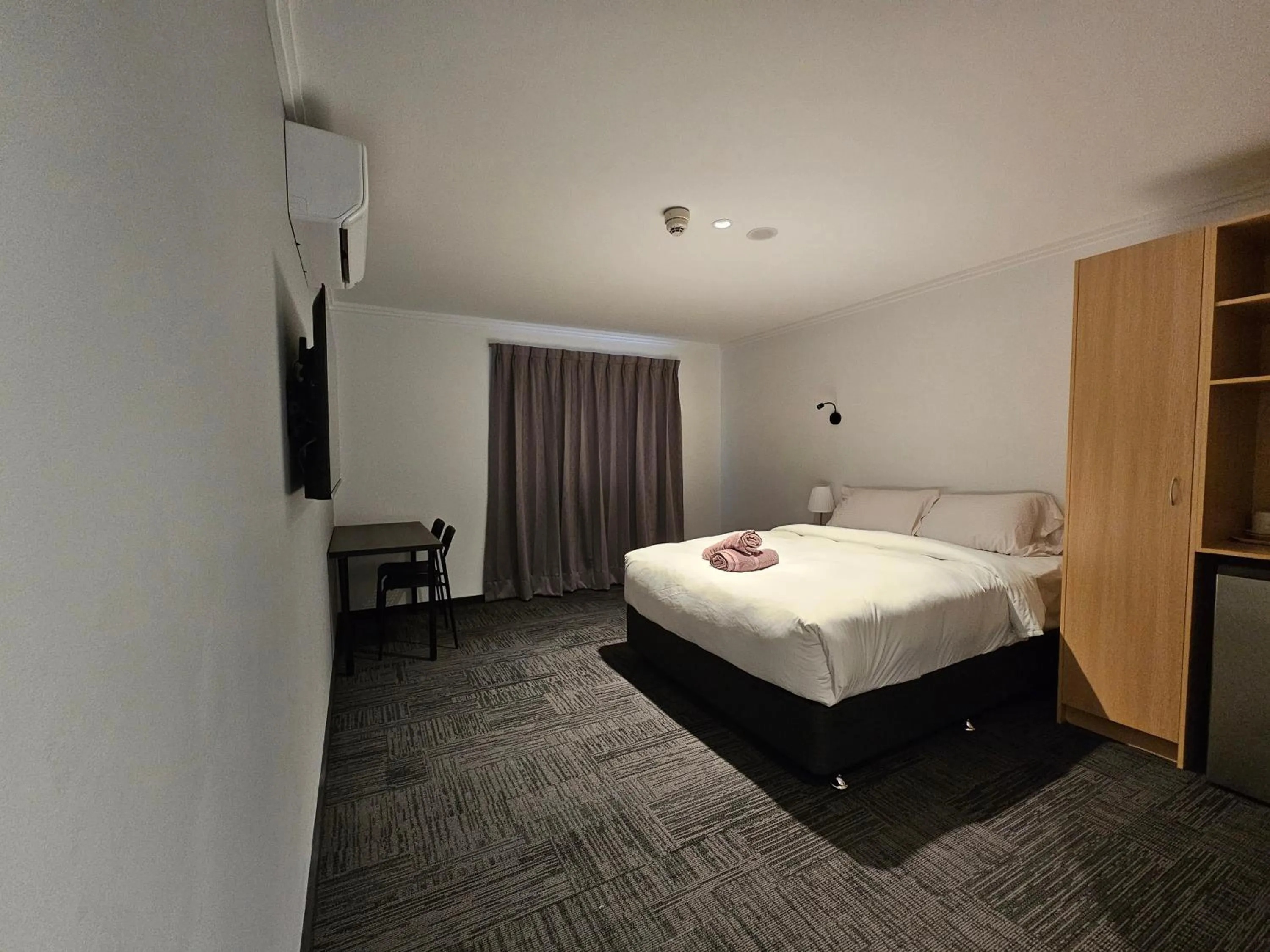 Bed in Econo Lodge Rivervale