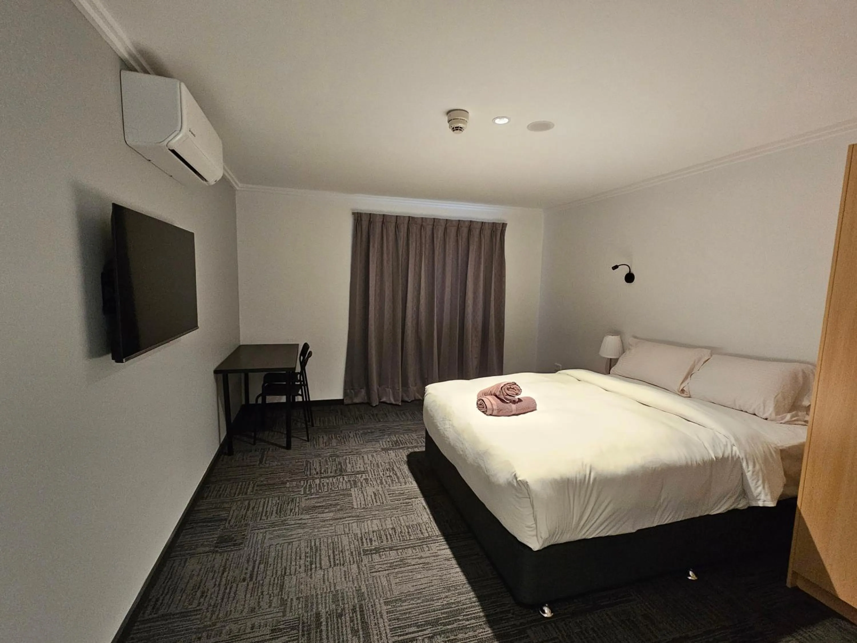 Bed in Econo Lodge Rivervale