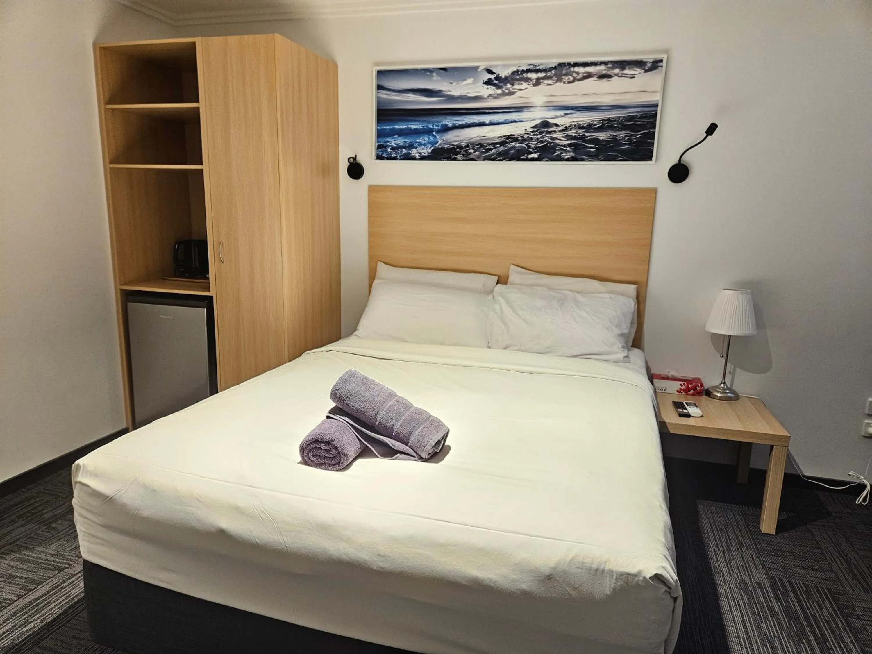 Bed in Econo Lodge Rivervale