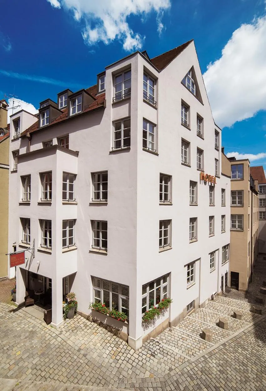 Property building in Hotel am Rathaus