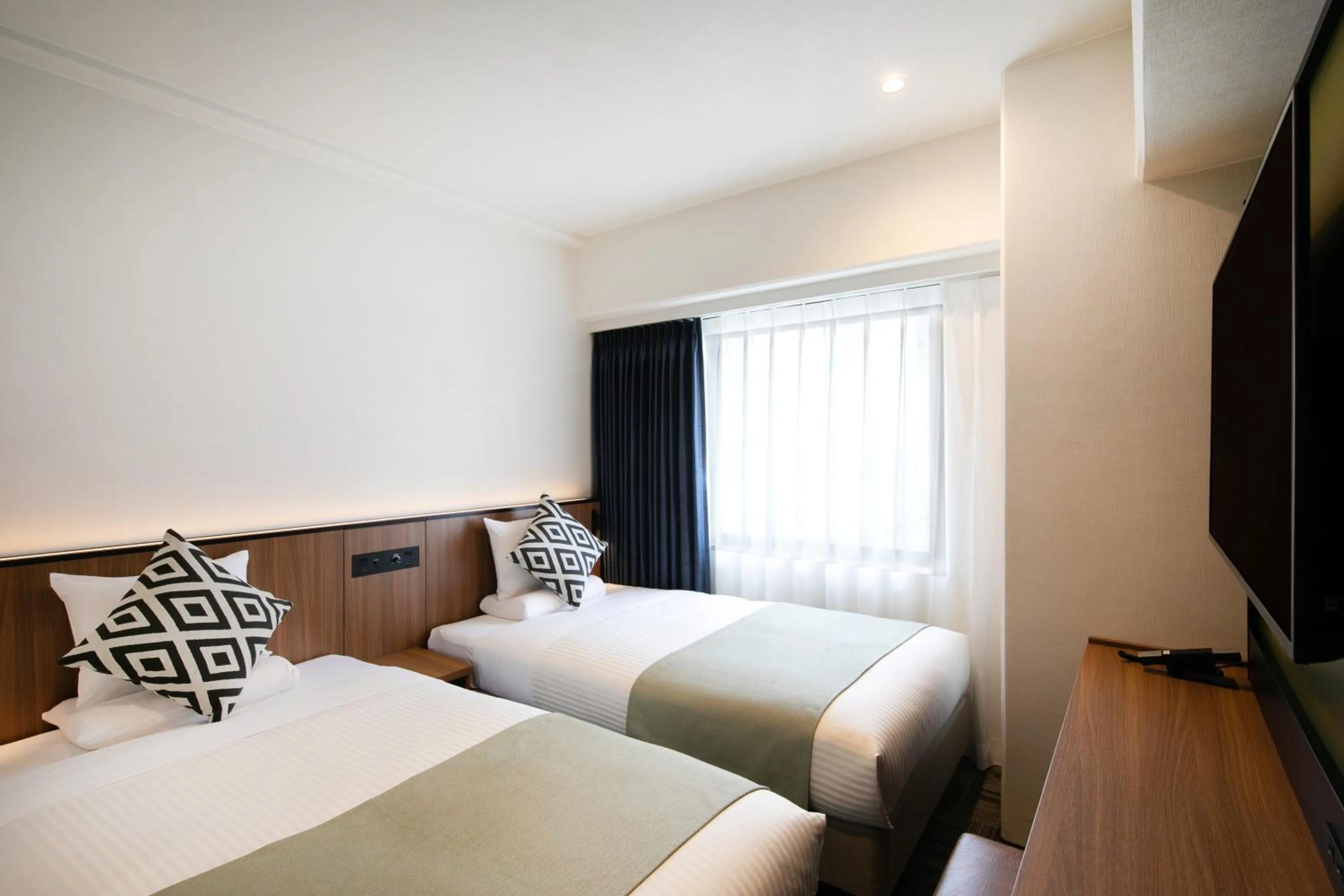 Photo of the whole room, Bed in HOTEL MYSTAYS Kumamoto Riverside