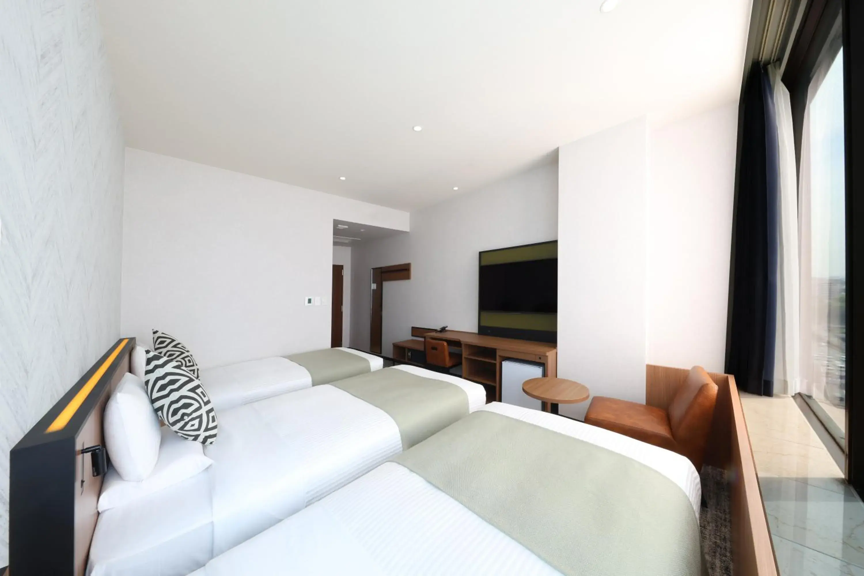 Triple Room with River View - Non-Smoking in HOTEL MYSTAYS Kumamoto Riverside Triple Room with River View - Non-Smoking in HOTEL MYSTAYS Kumamoto Riverside