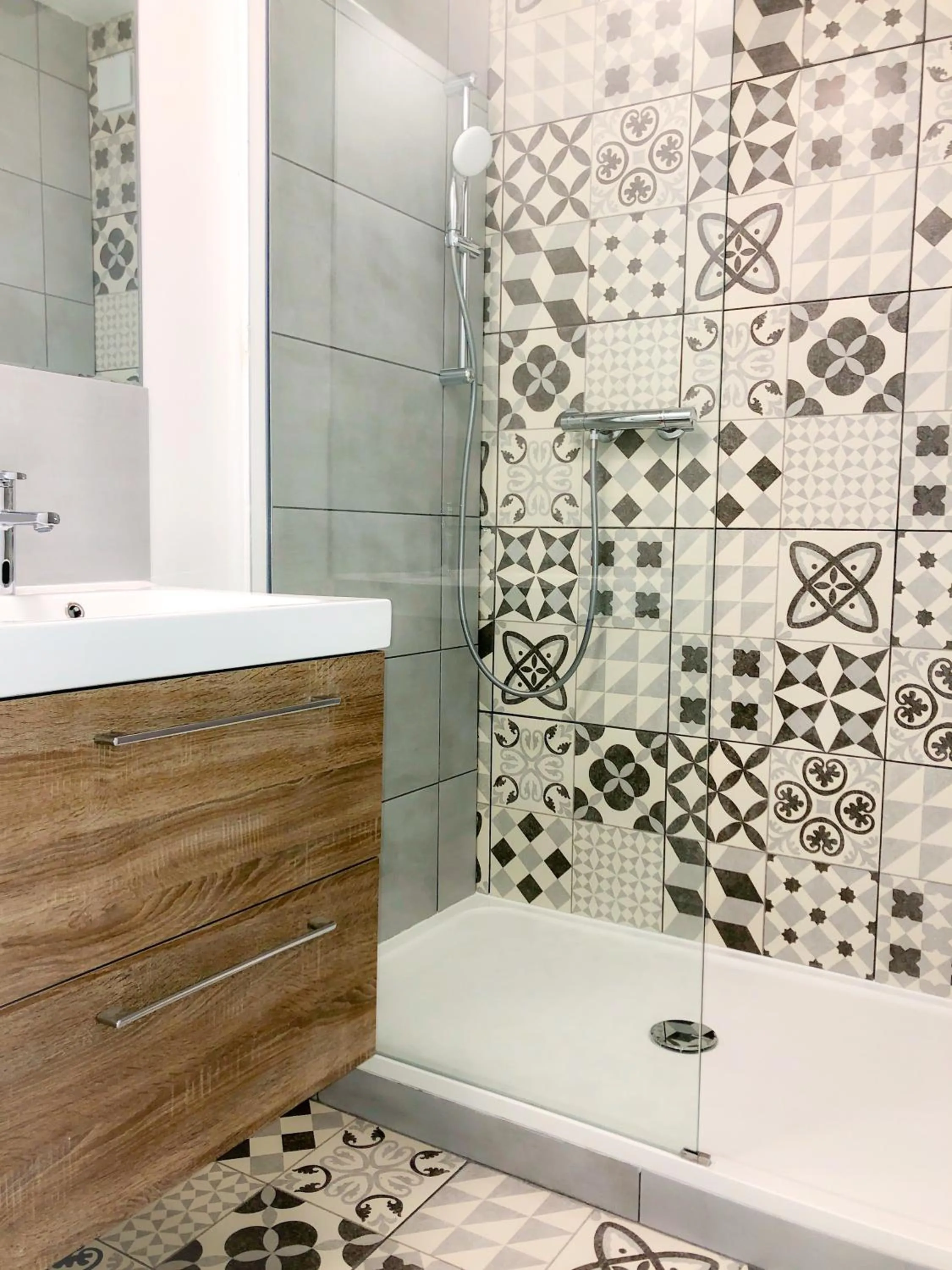 Shower in Maison d'hôtes City Break MIRADOUR