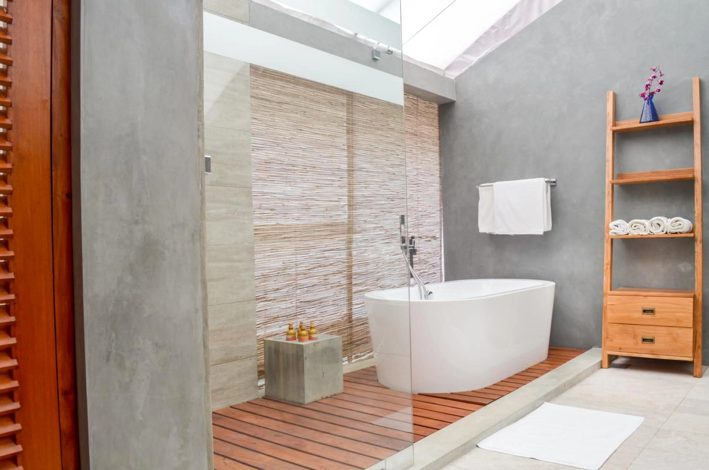 Shower in The Elephant Stables