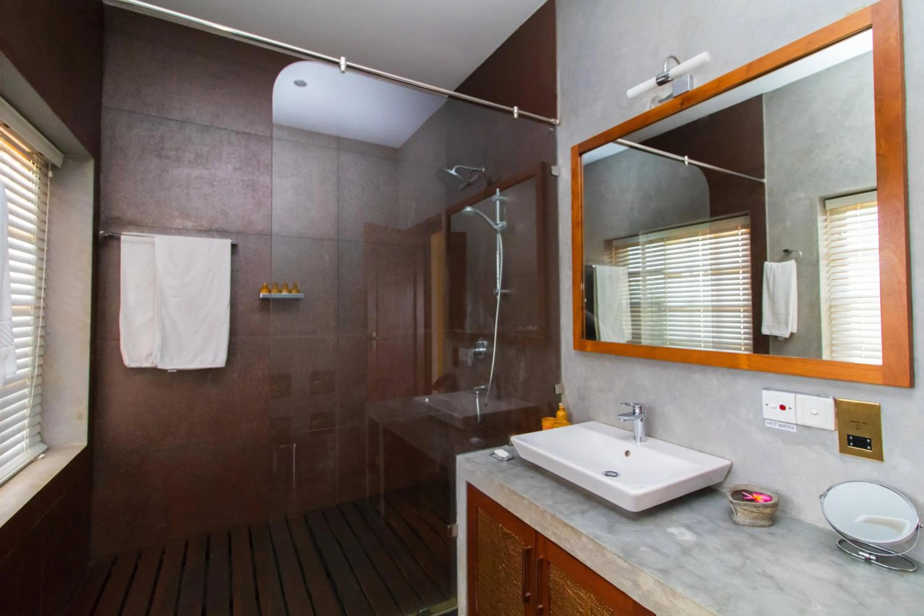 Shower in The Elephant Stables