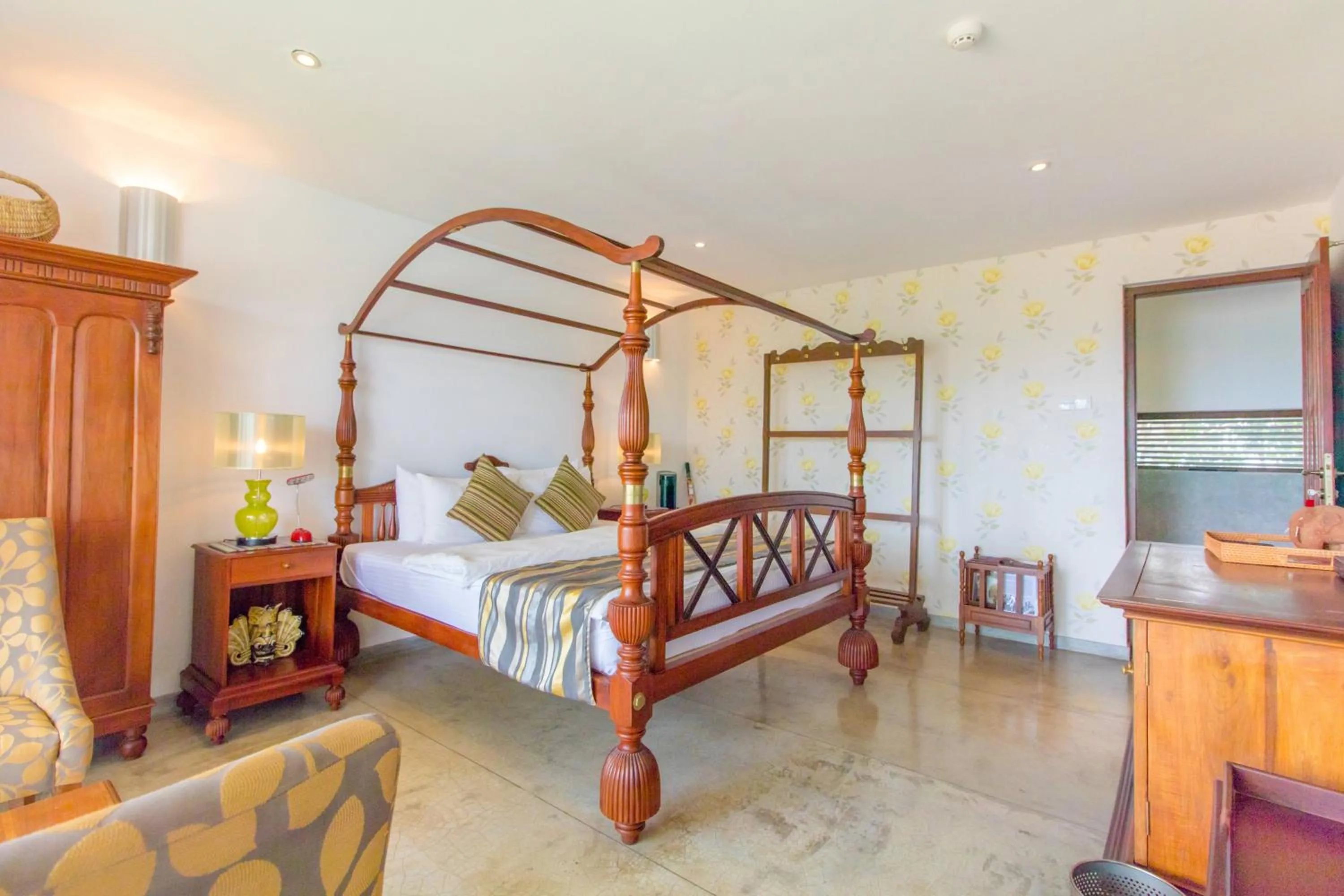 Photo of the whole room, Bed in The Elephant Stables