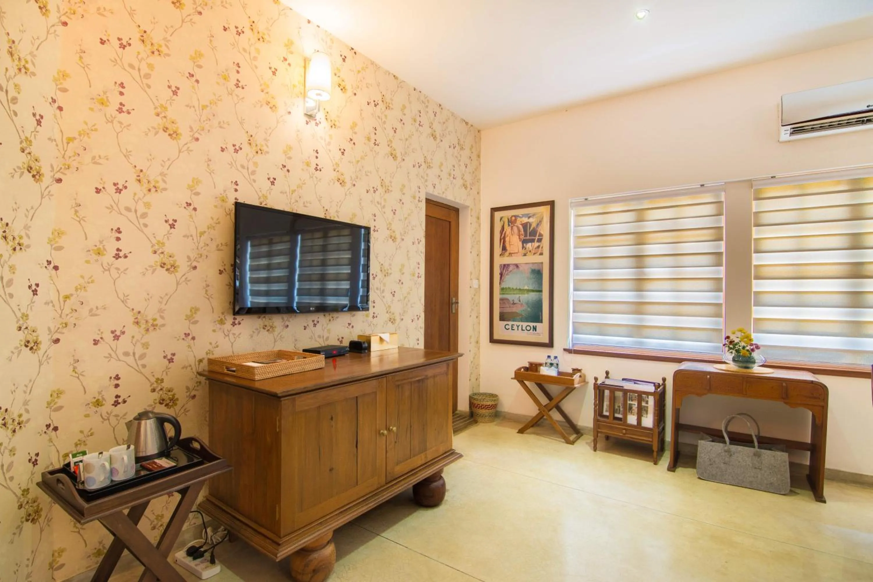 Photo of the whole room in The Elephant Stables