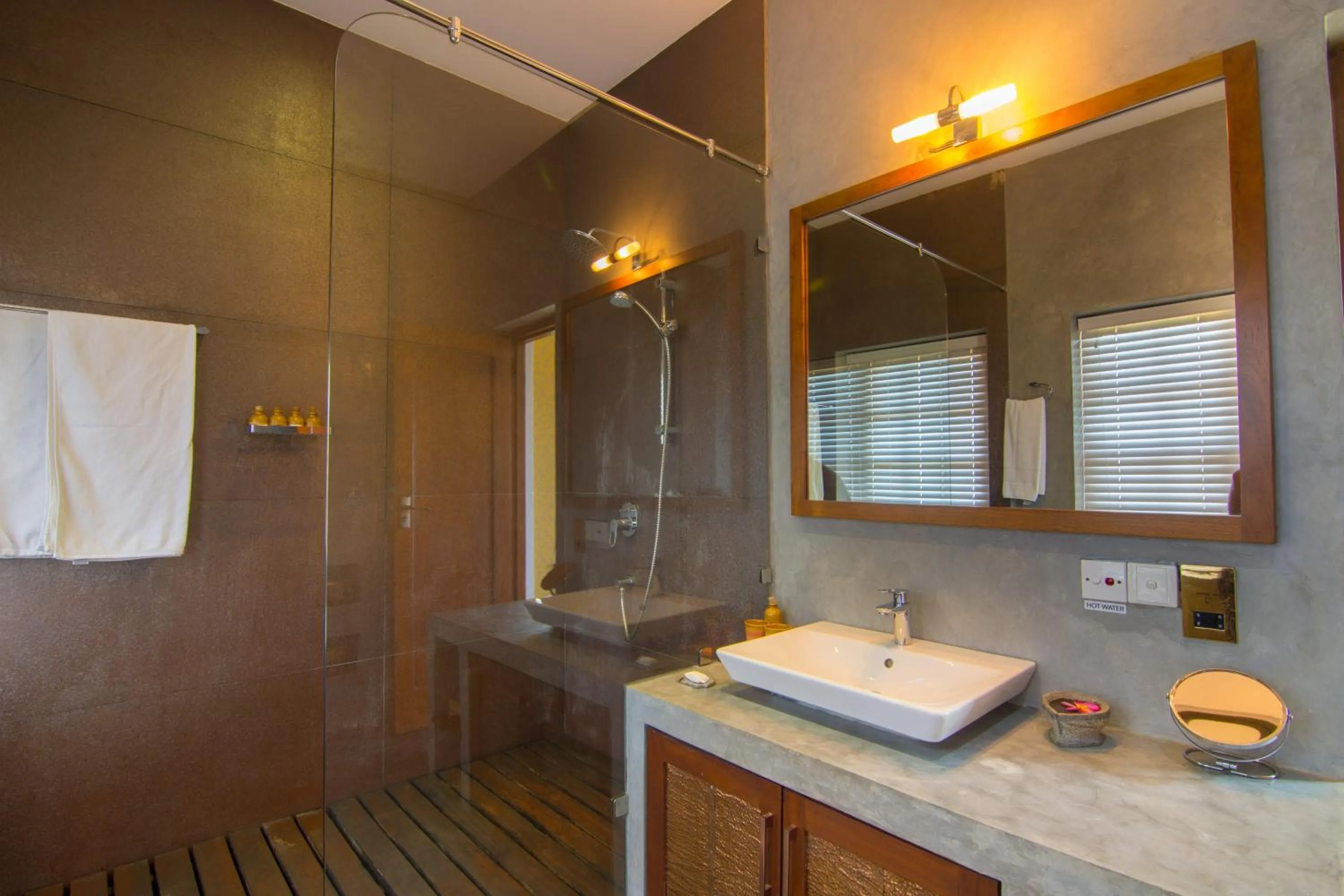 Shower in The Elephant Stables