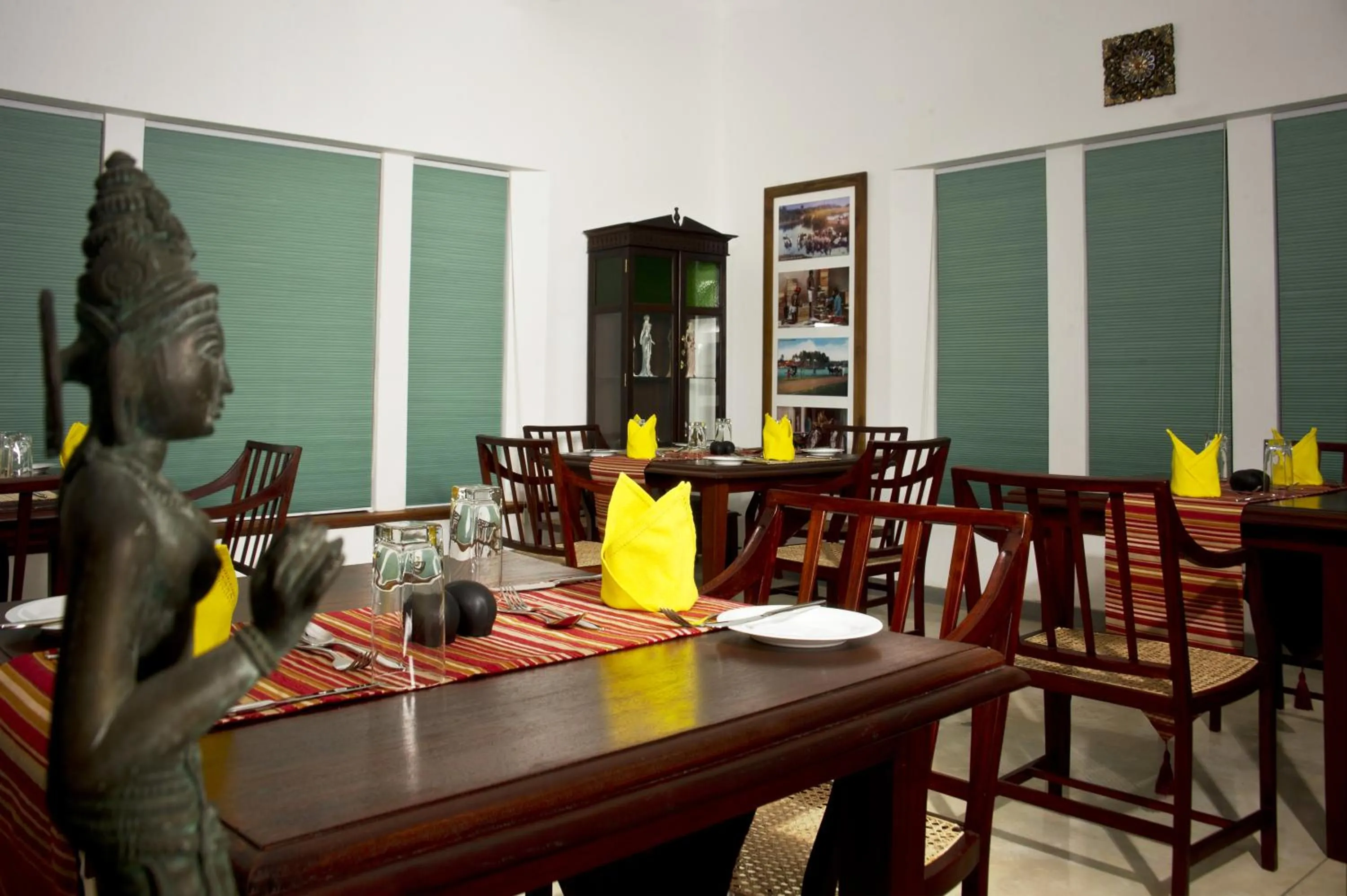 Restaurant/places to eat in The Elephant Stables