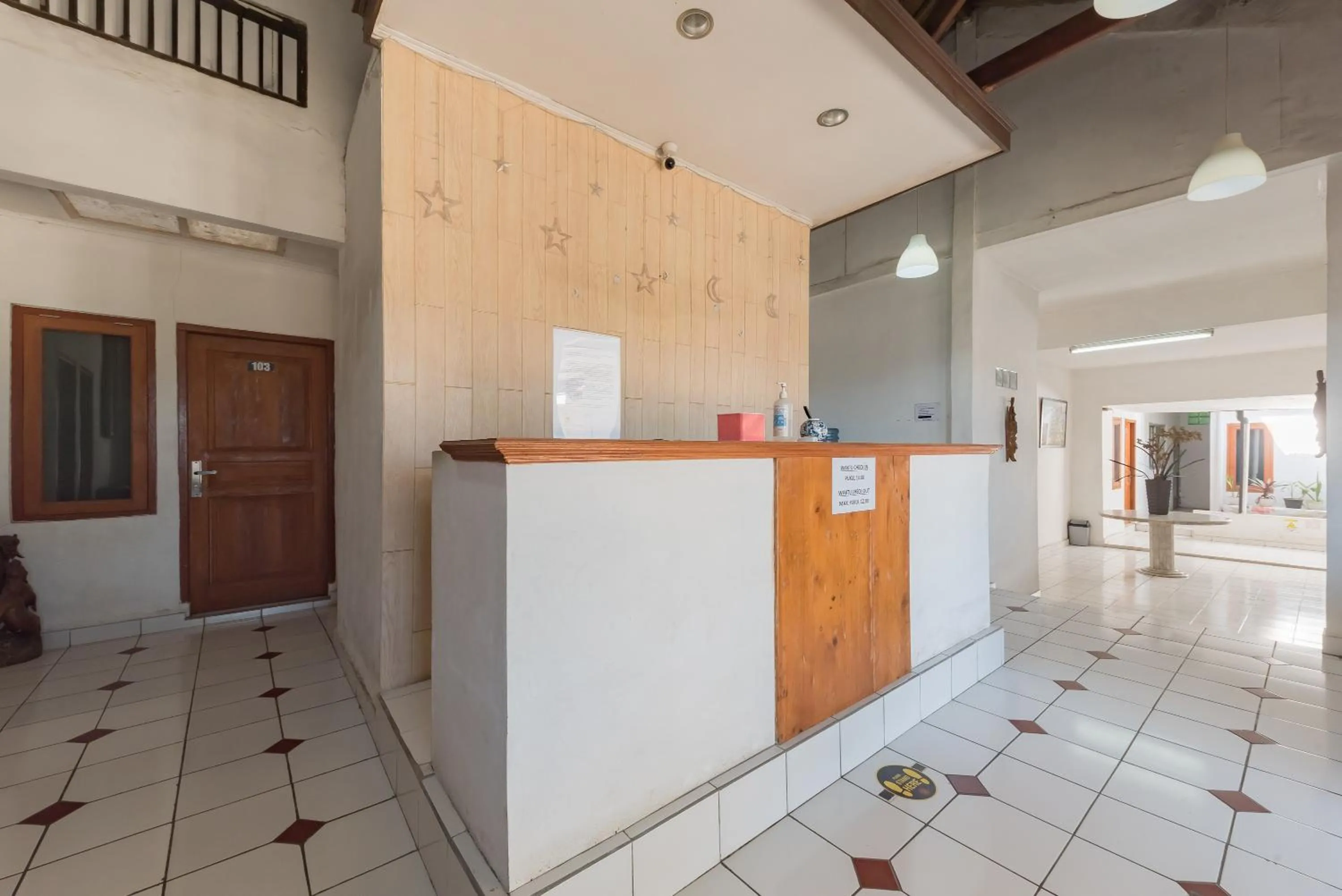 Lobby or reception in RedDoorz Syariah @ Jl Raya Sukabumi