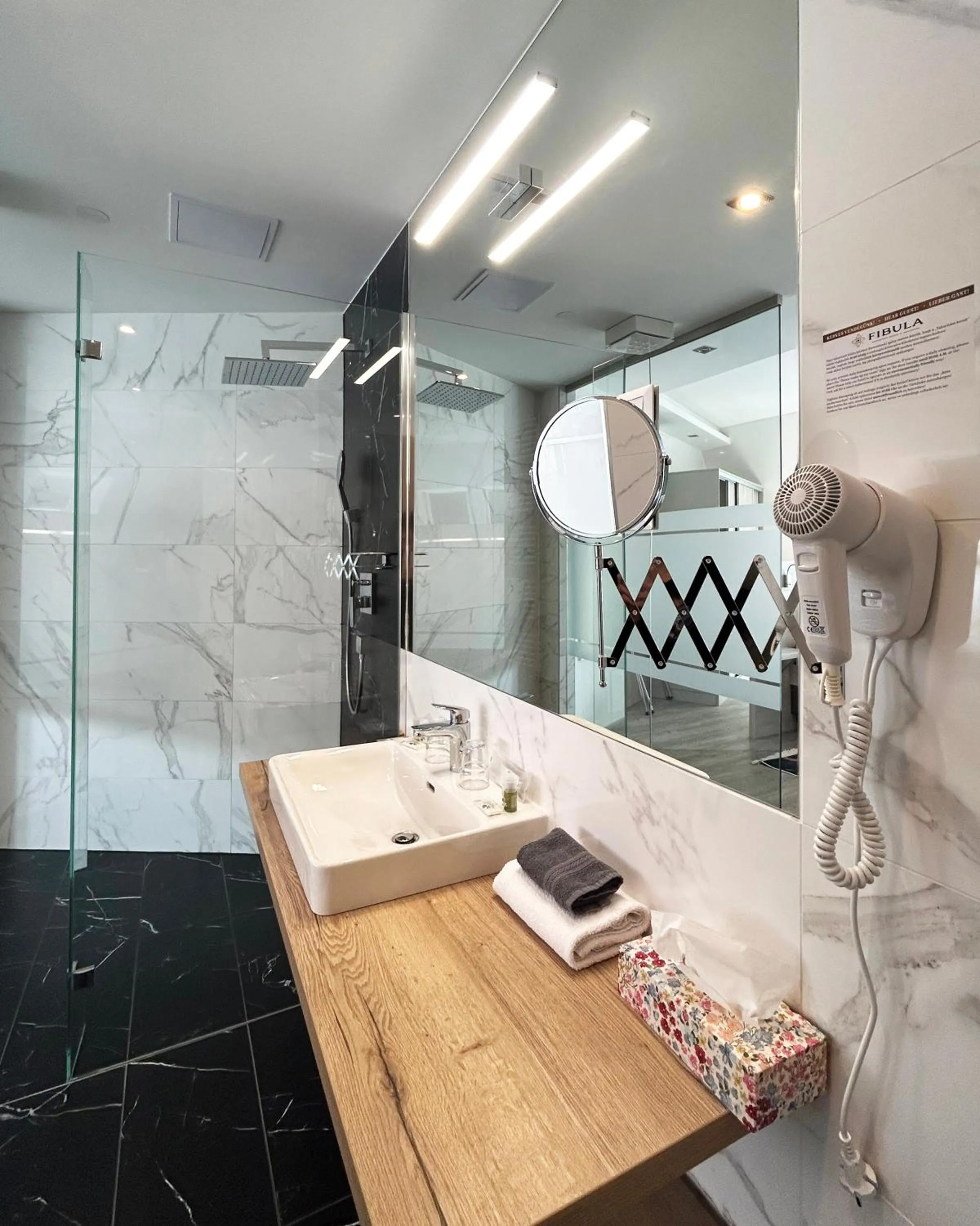 Shower in Fibula Residence Hotel & Wellness - Adults Only